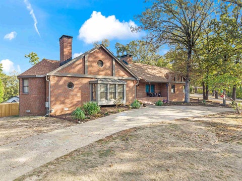 Photo of 301 Bellaire Drive, Hot Springs, AR 71901 (MLS # 26042901)