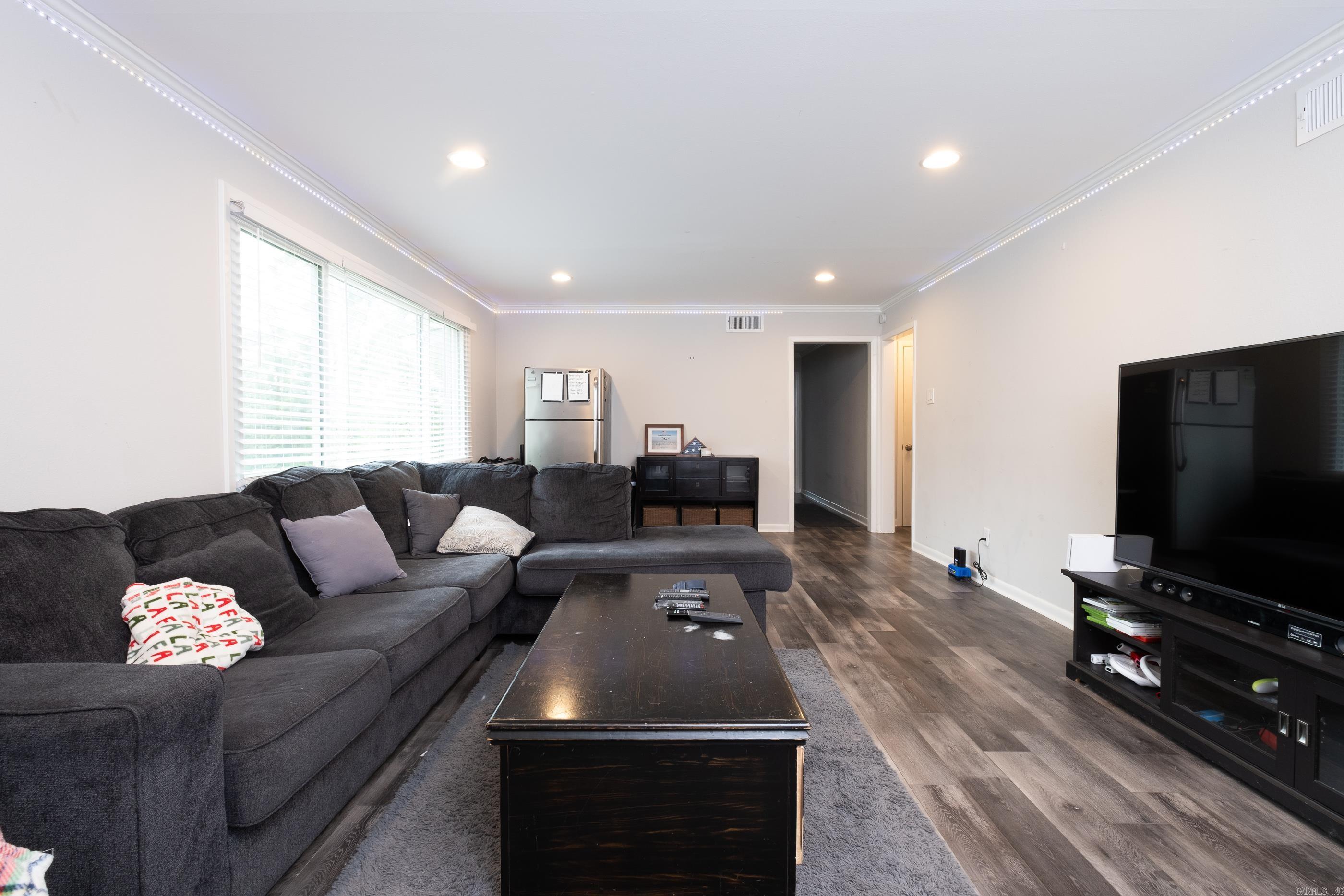 KINGWOOD PLACE - Residential