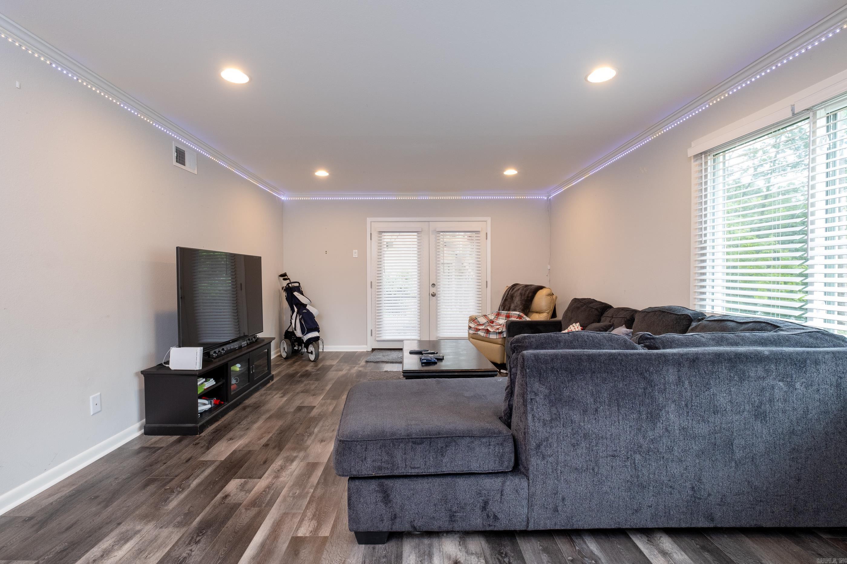 KINGWOOD PLACE - Residential