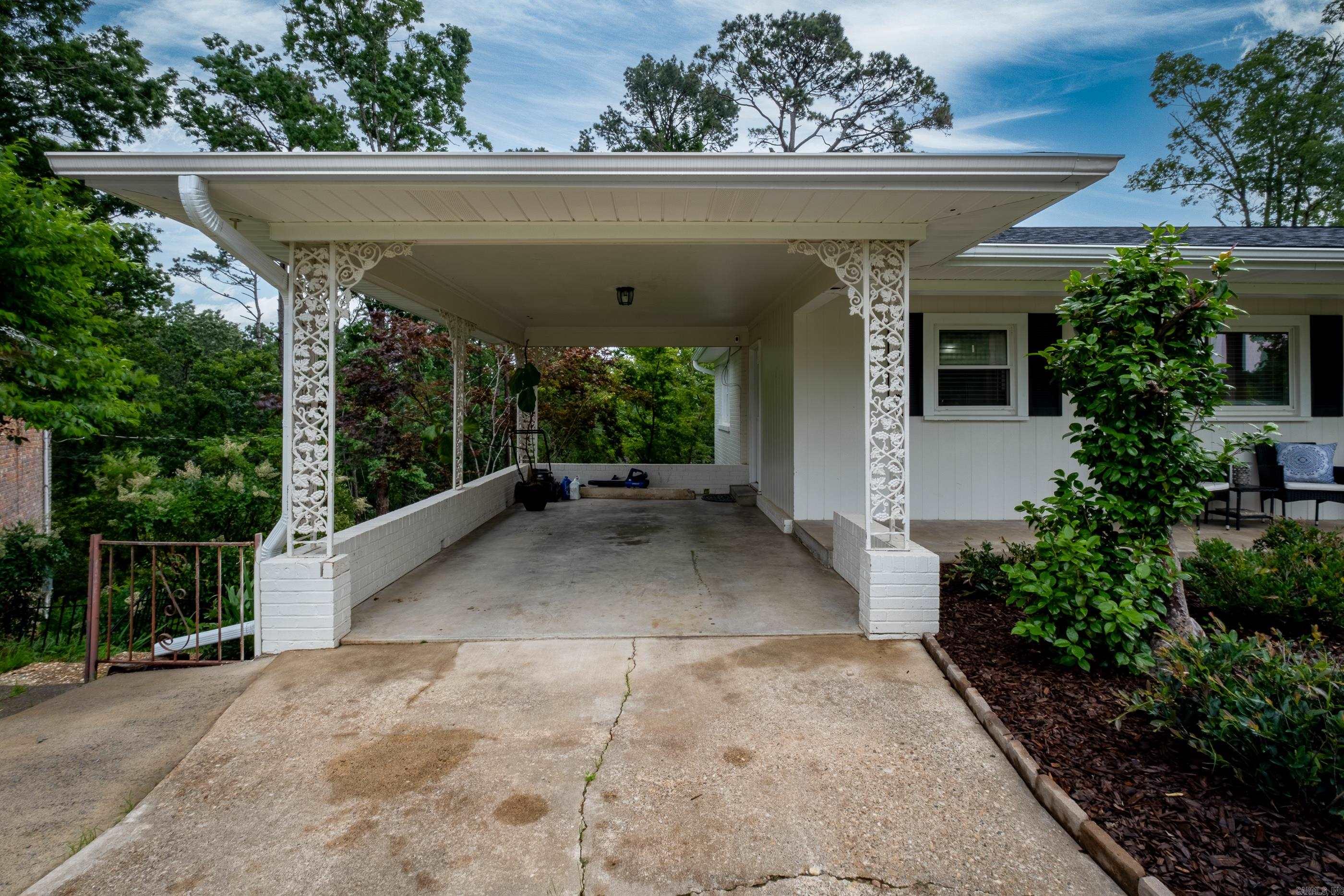 KINGWOOD PLACE - Residential