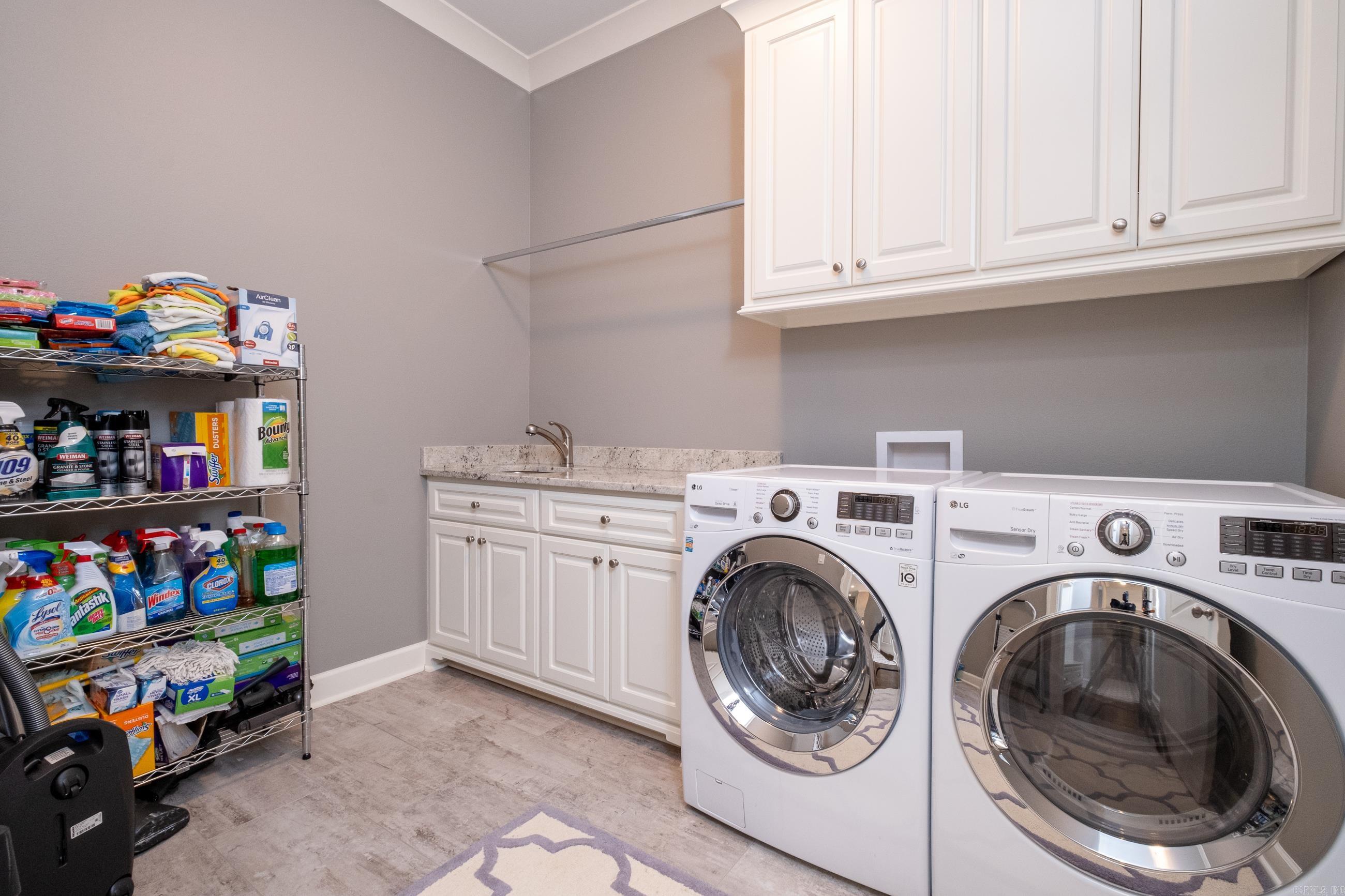 WOODLANDS EDGE - Residential
