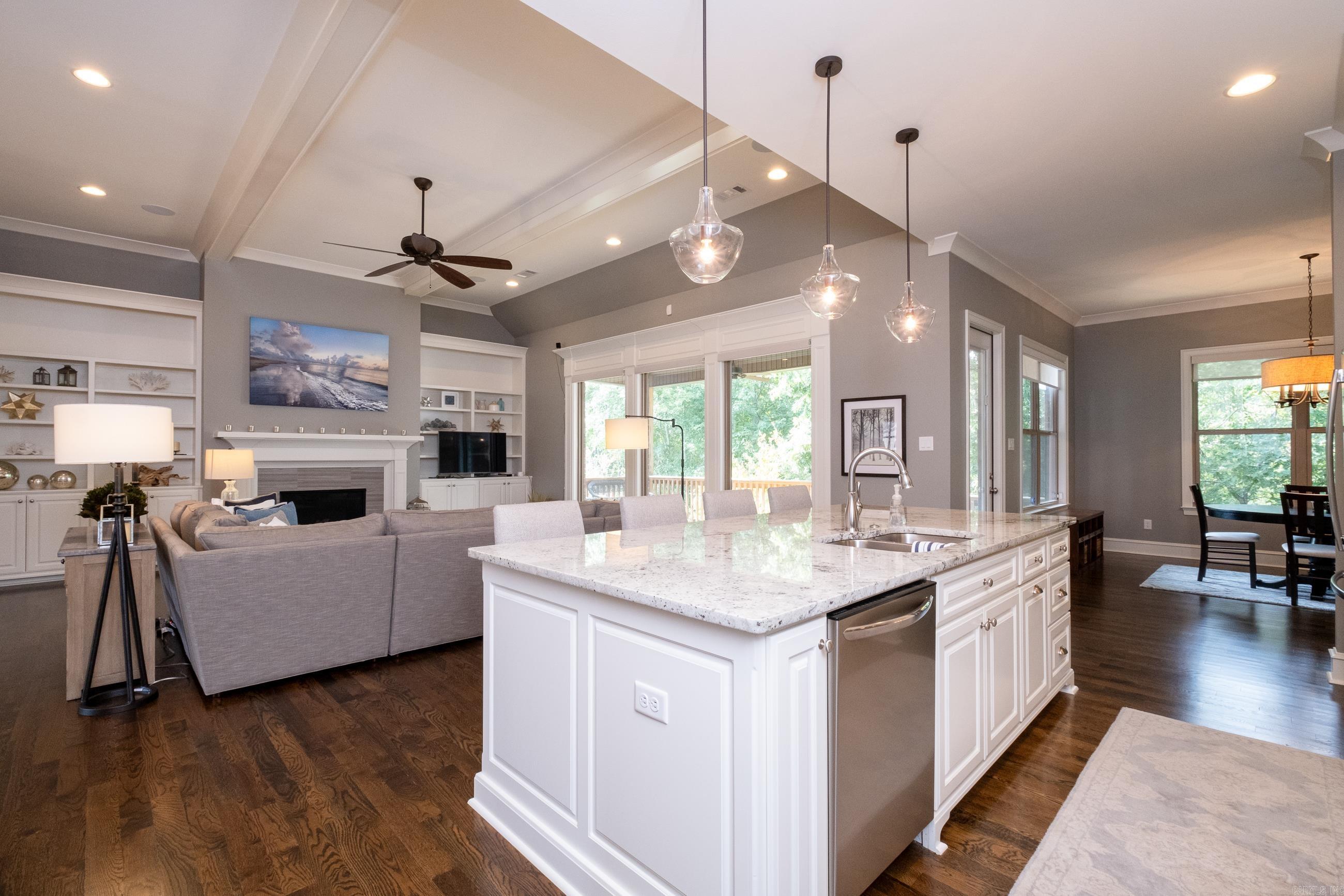 WOODLANDS EDGE - Residential