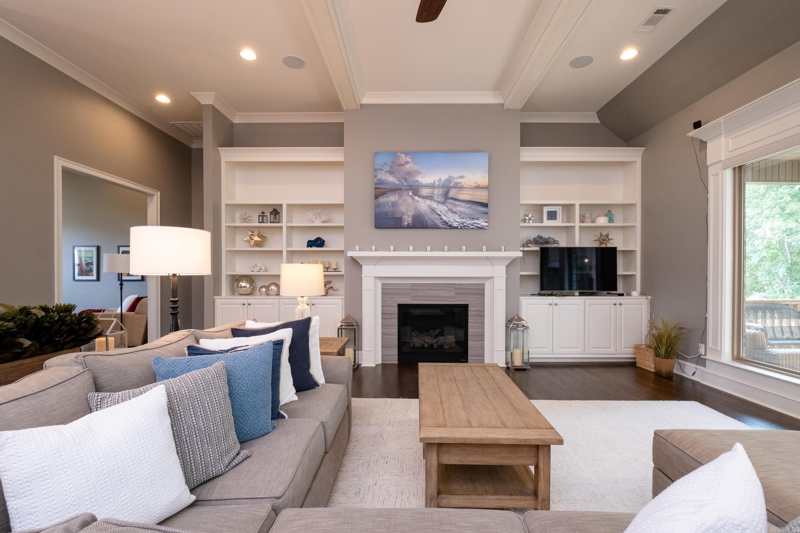 WOODLANDS EDGE - Residential