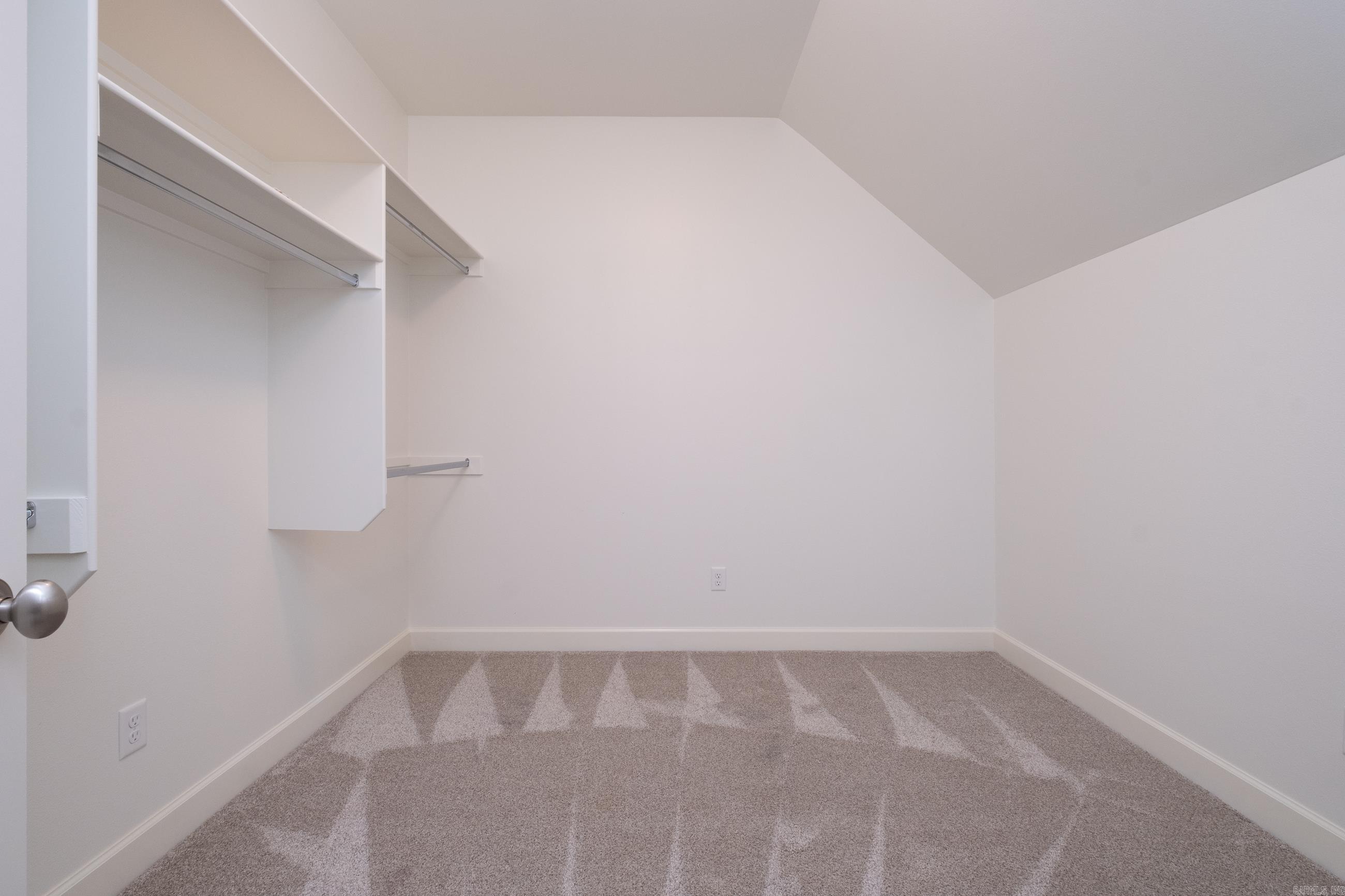 WOODLANDS EDGE - Residential