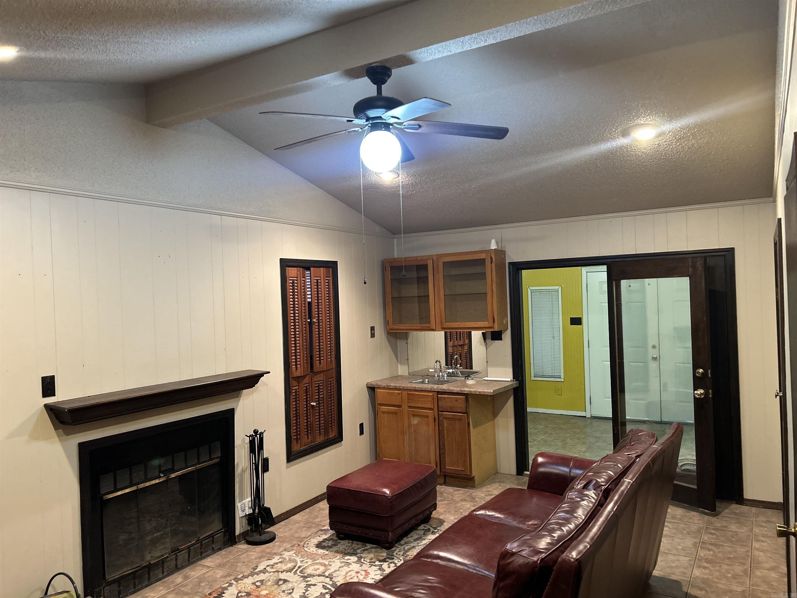 LYNCH ADD - Residential