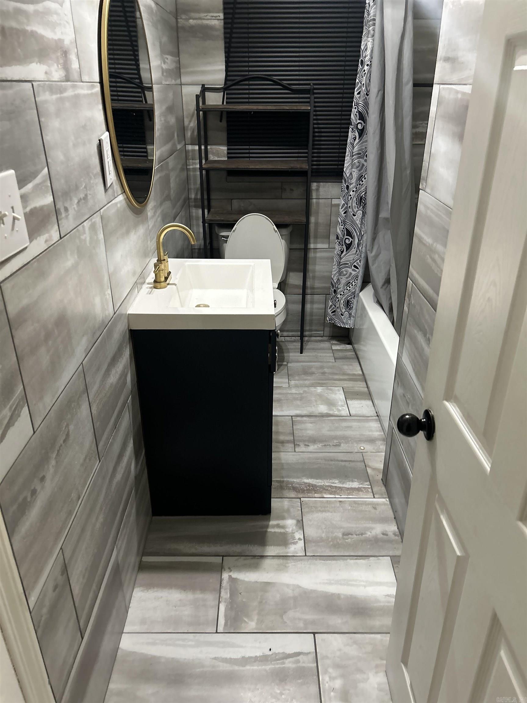 LYNCH ADD - Residential