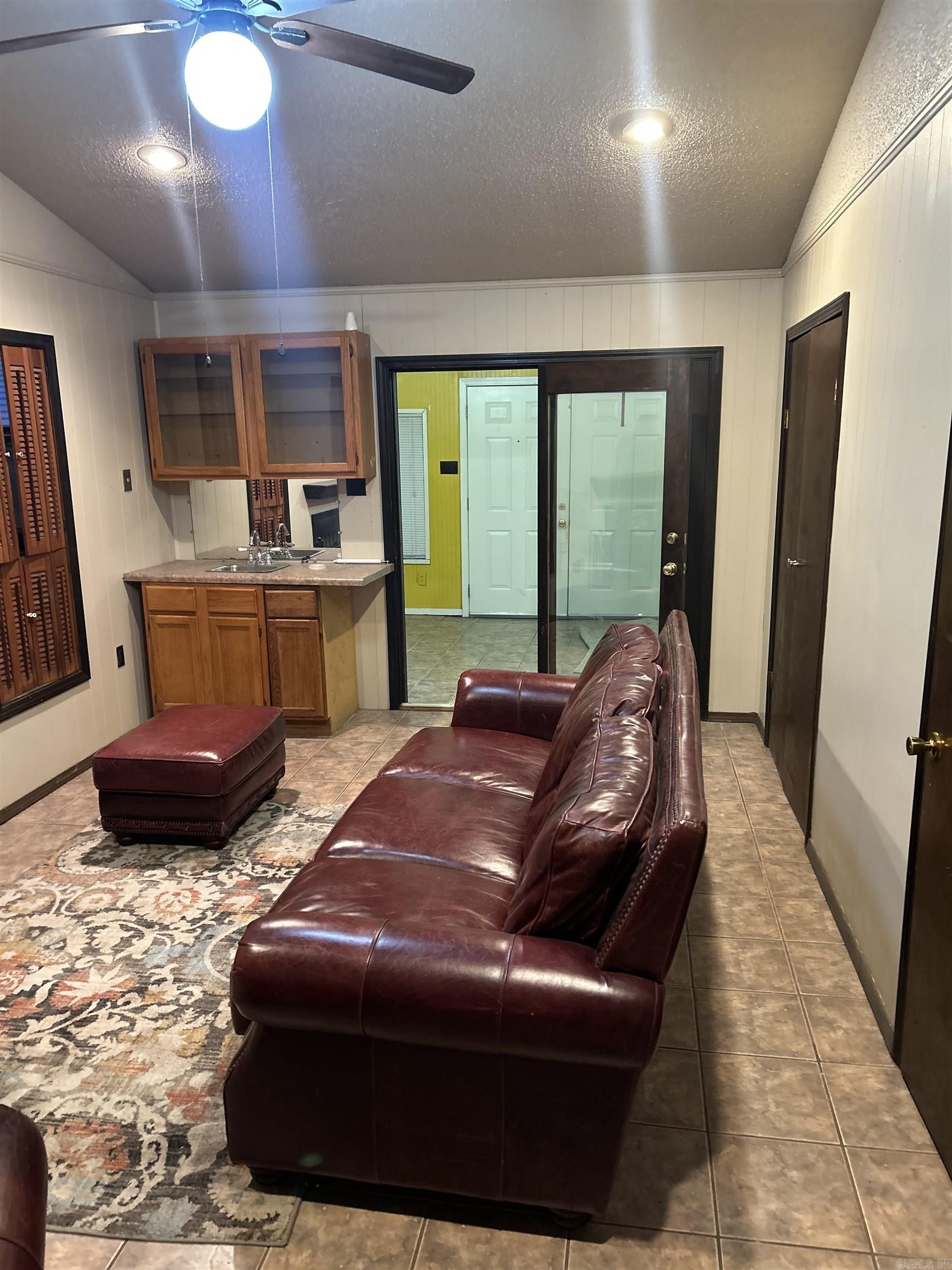 LYNCH ADD - Residential