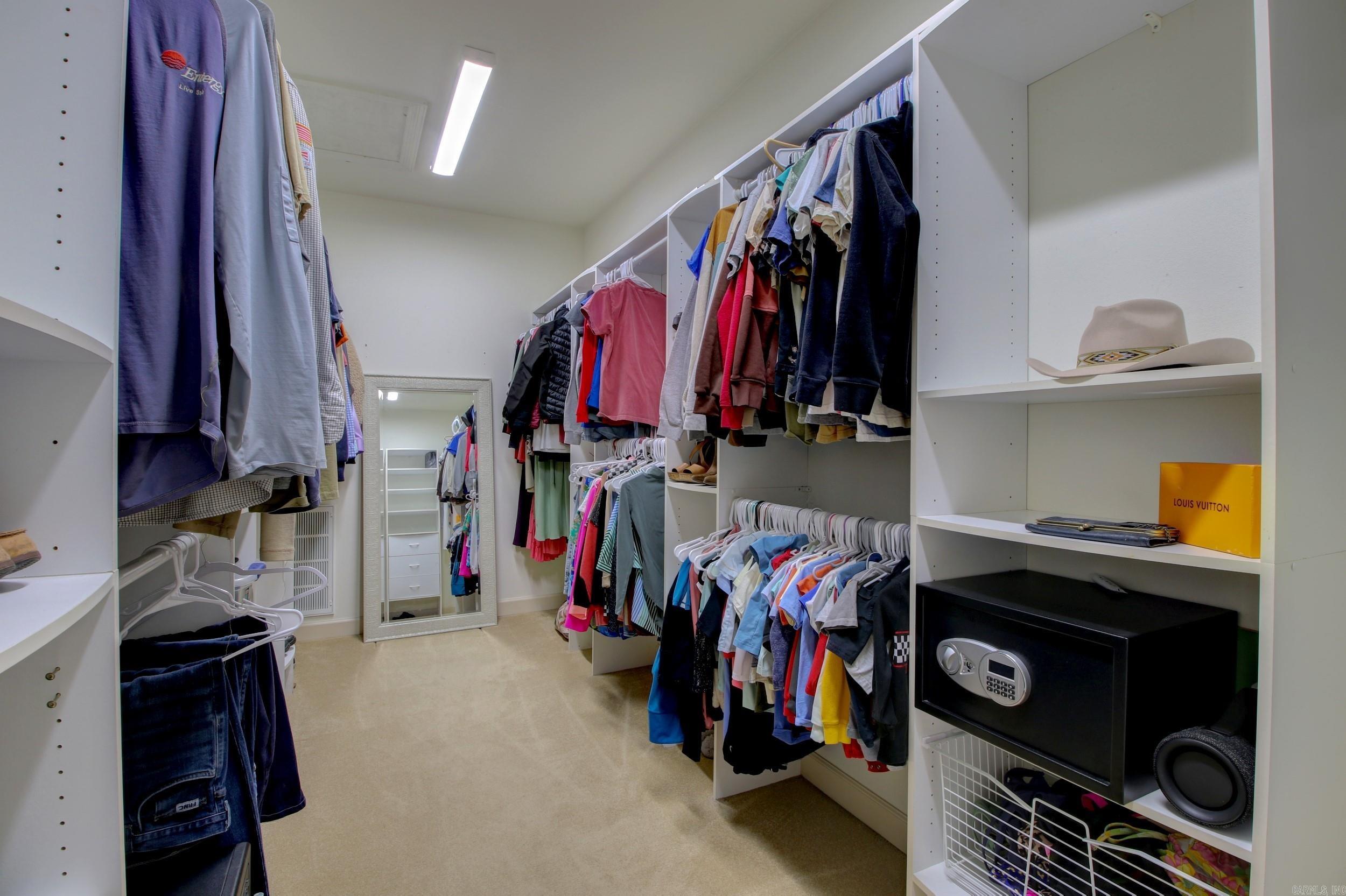 OAKWOOD ESTATES - Residential