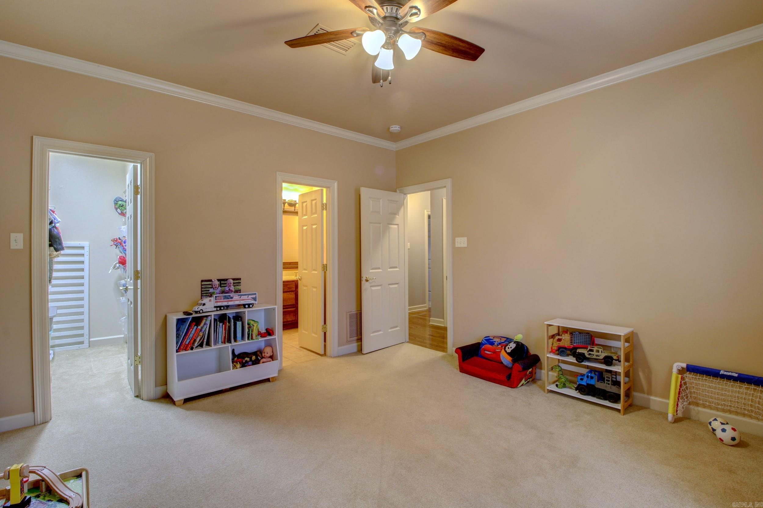 OAKWOOD ESTATES - Residential