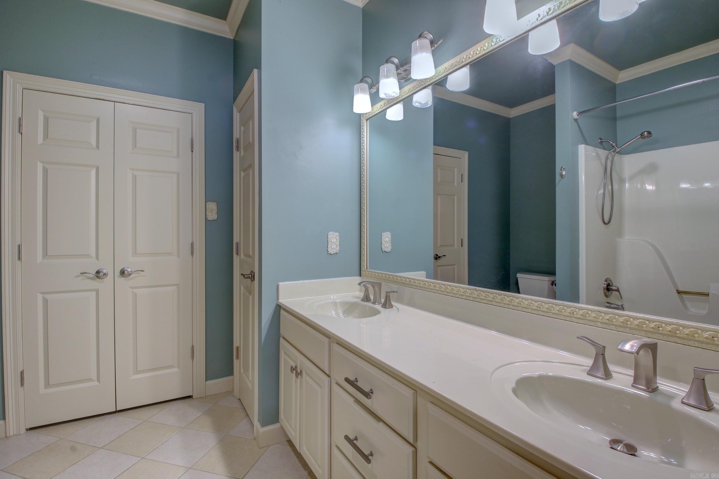 OAKWOOD ESTATES - Residential