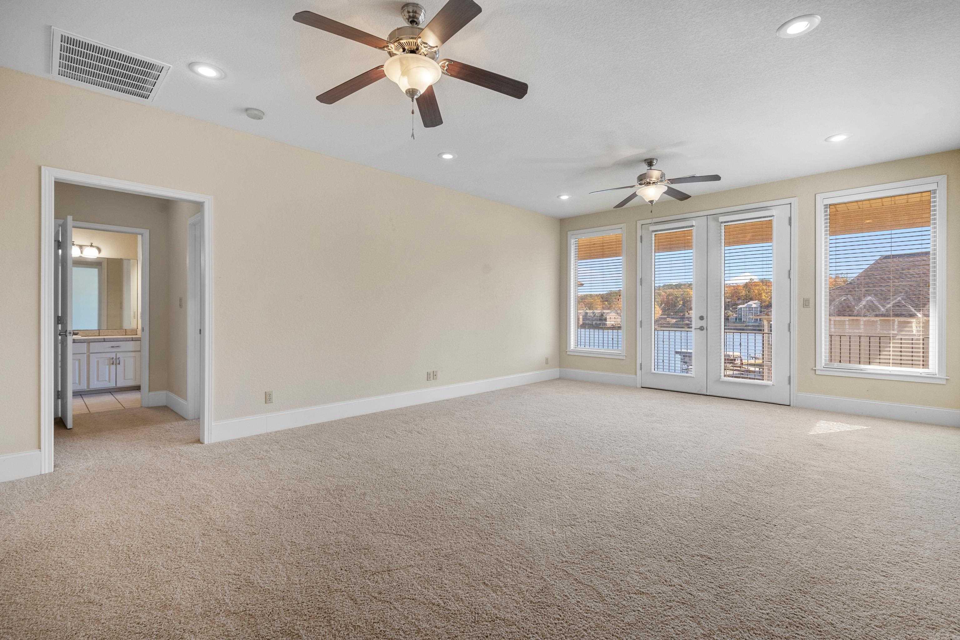 LIGHTHOUSE COVE - Residential