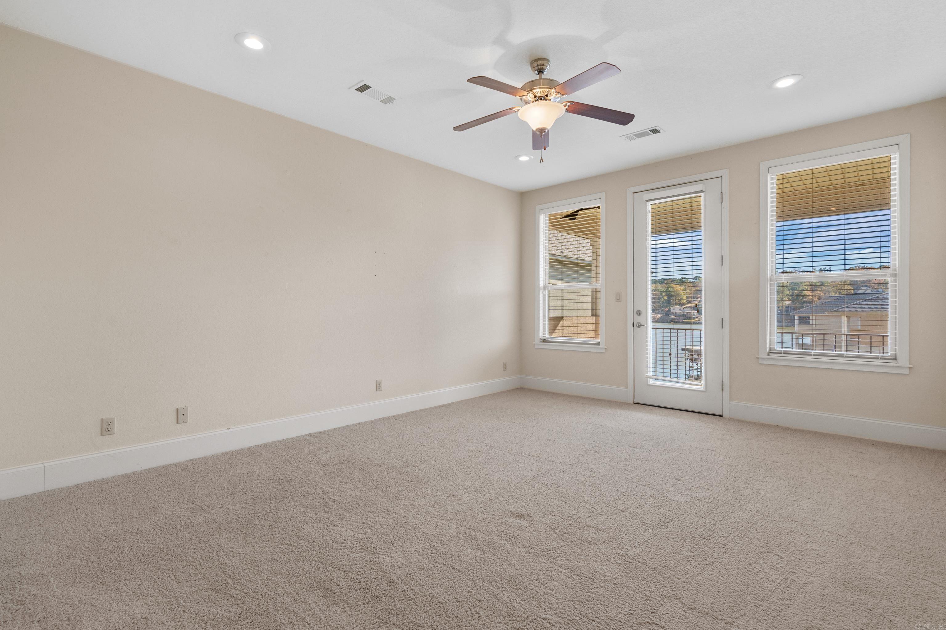 LIGHTHOUSE COVE - Residential