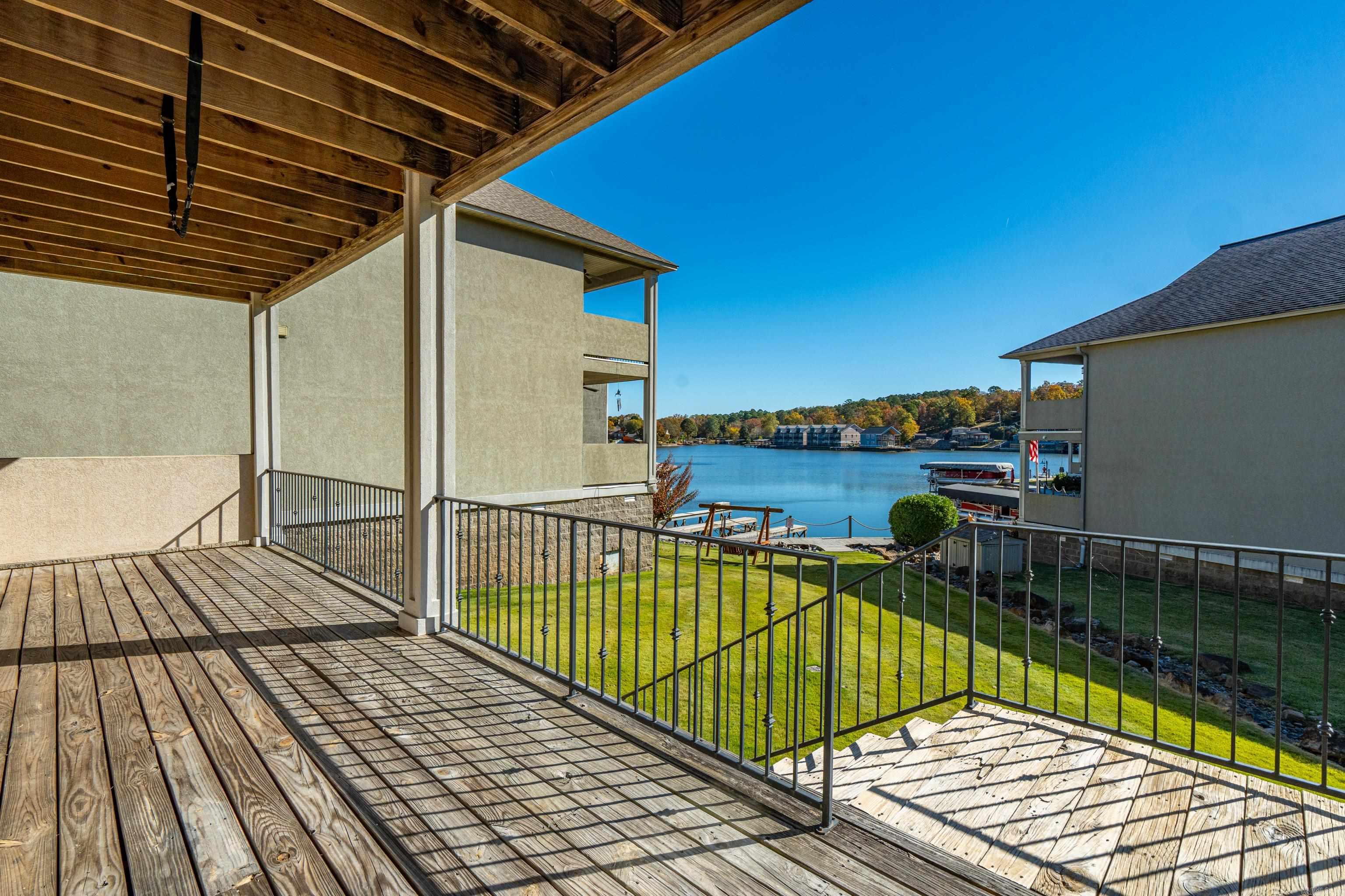 LIGHTHOUSE COVE - Residential