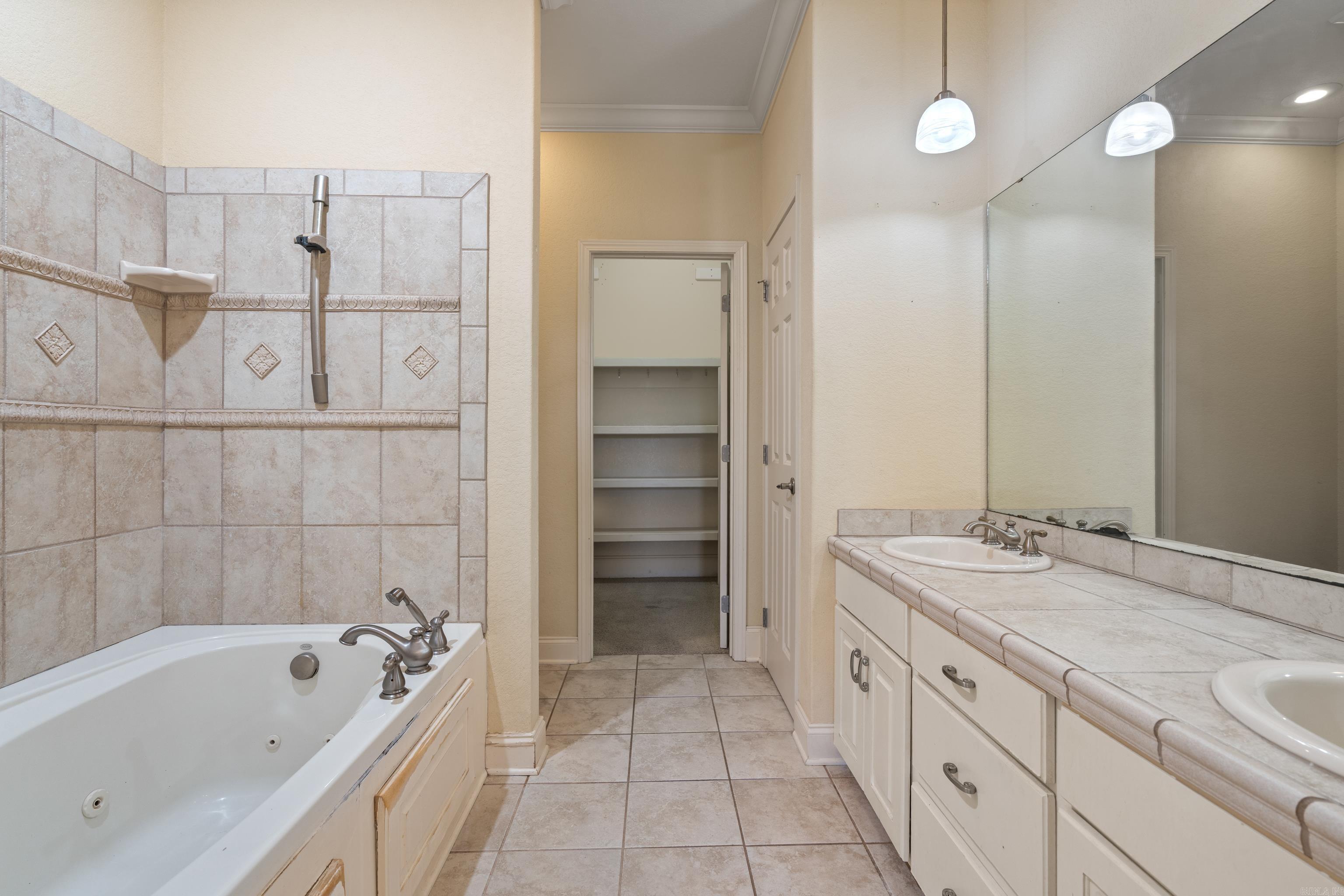 LIGHTHOUSE COVE - Residential