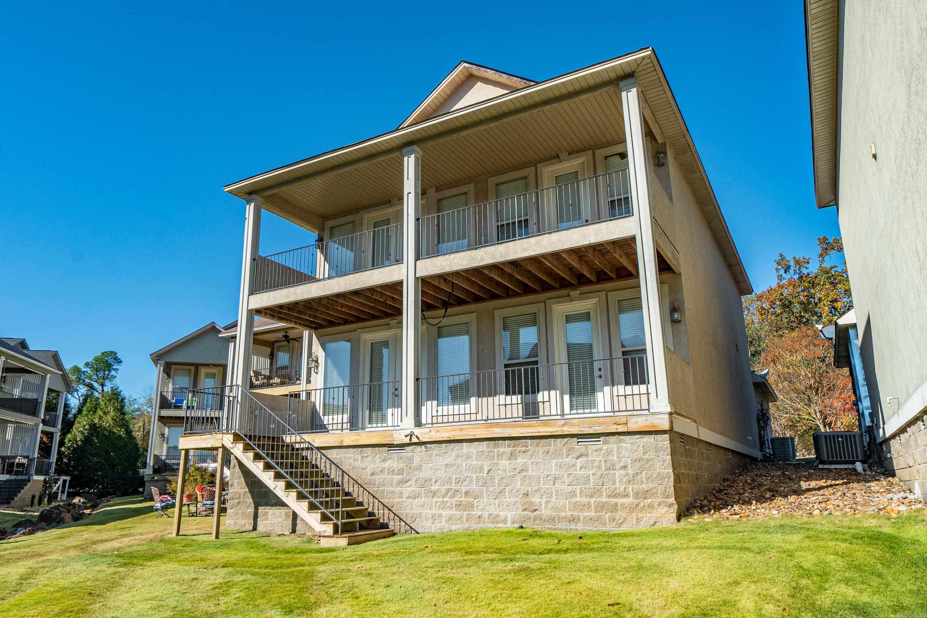 LIGHTHOUSE COVE - Residential