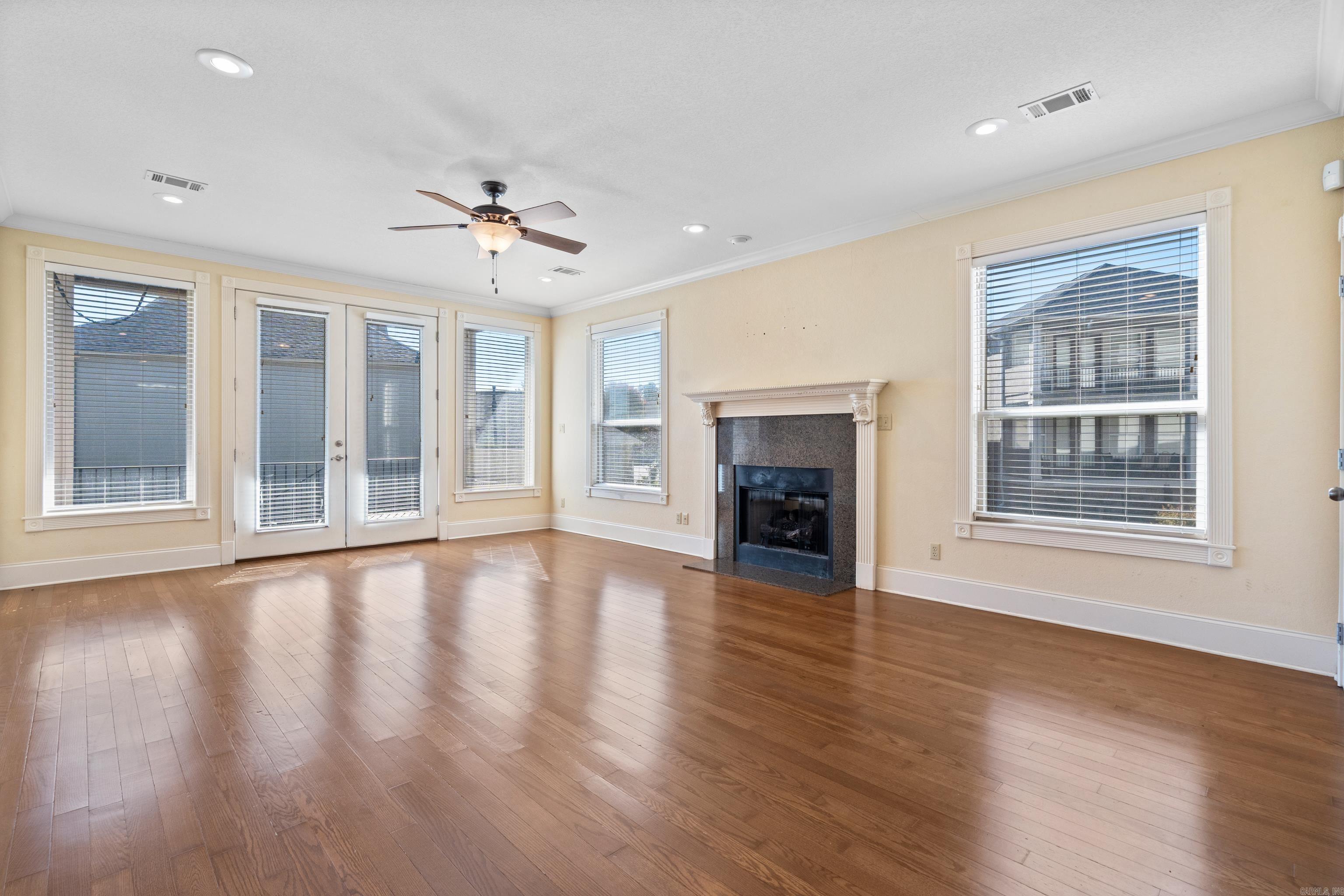 LIGHTHOUSE COVE - Residential