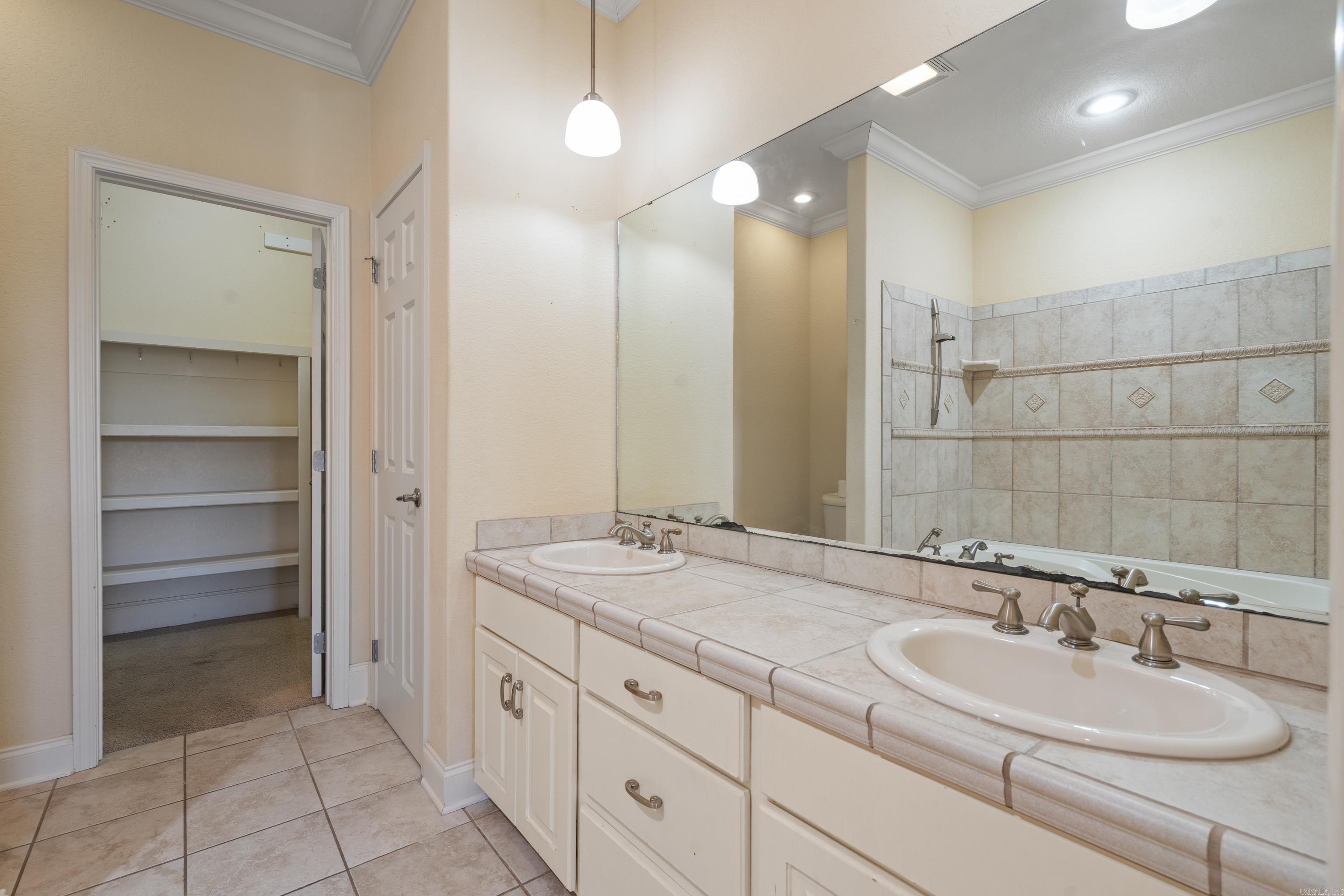 LIGHTHOUSE COVE - Residential