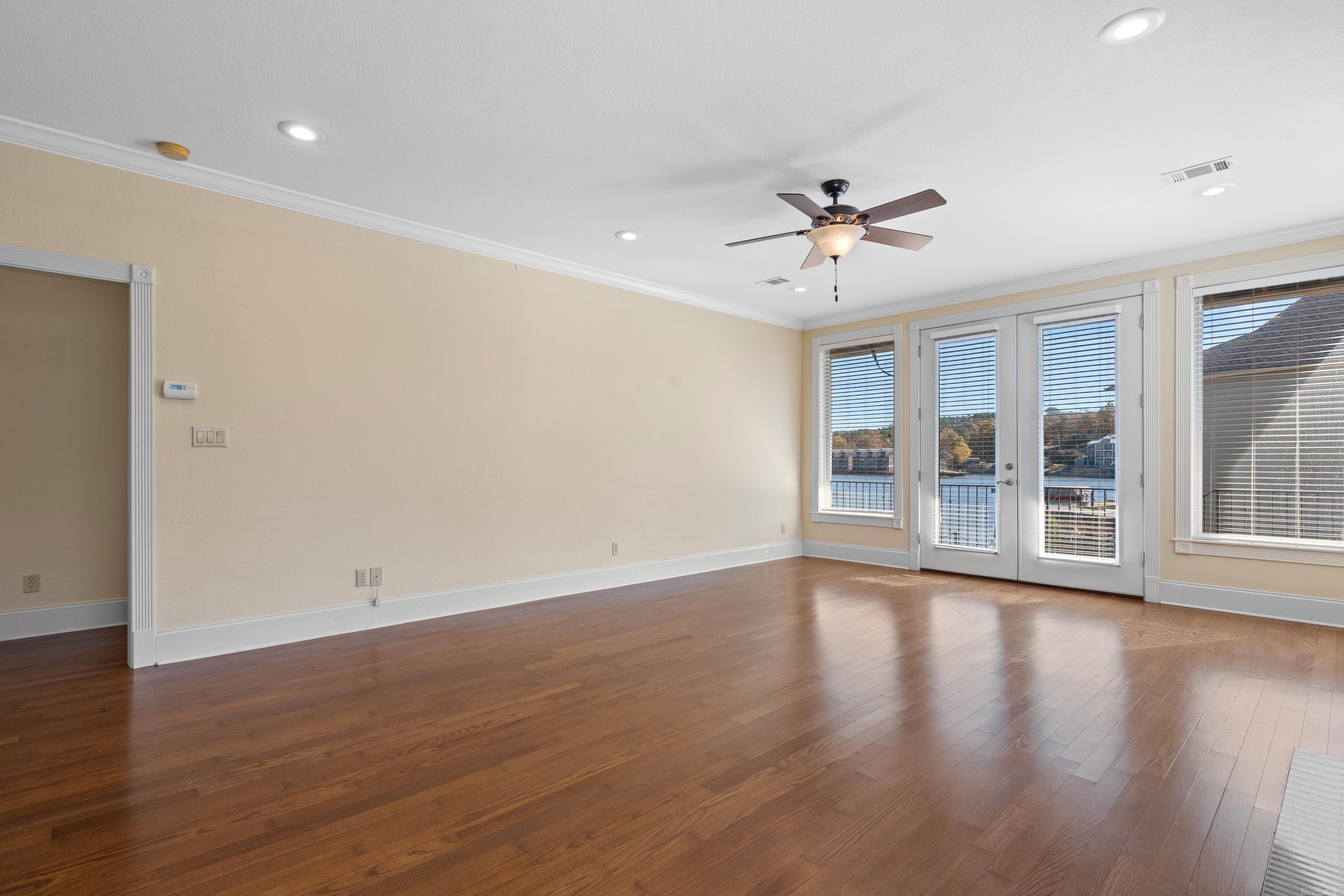 LIGHTHOUSE COVE - Residential