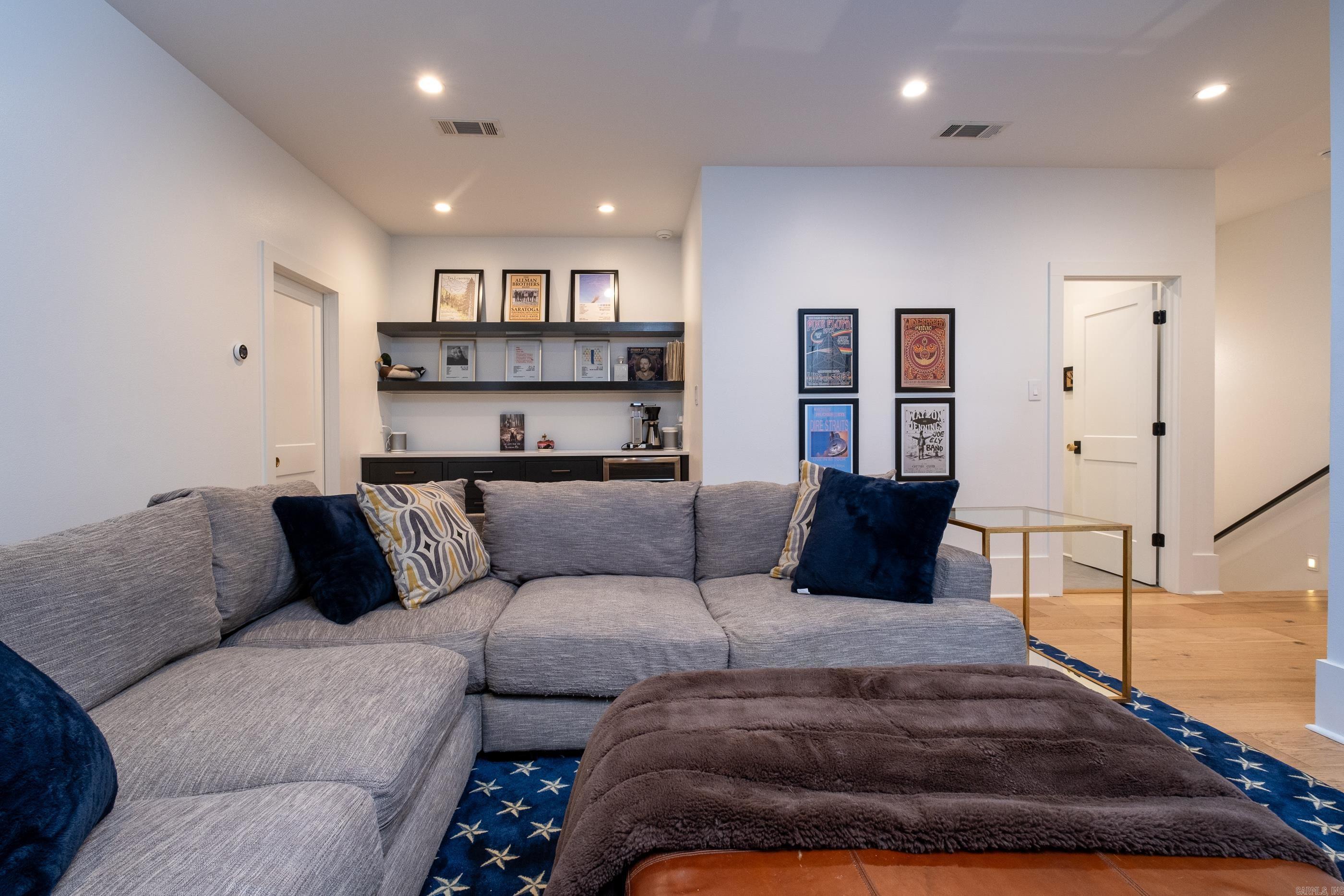 CHENAL VALLEY "FALSTONE COURT" - Residential