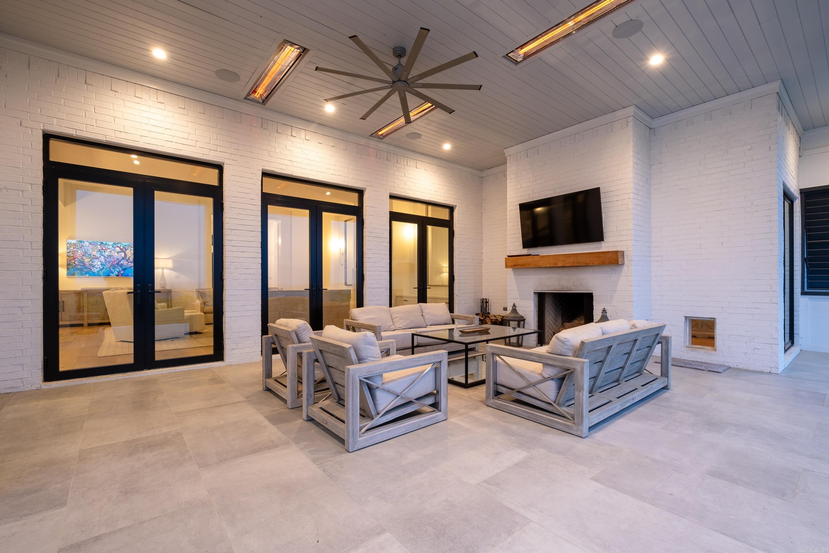 CHENAL VALLEY "FALSTONE COURT" - Residential