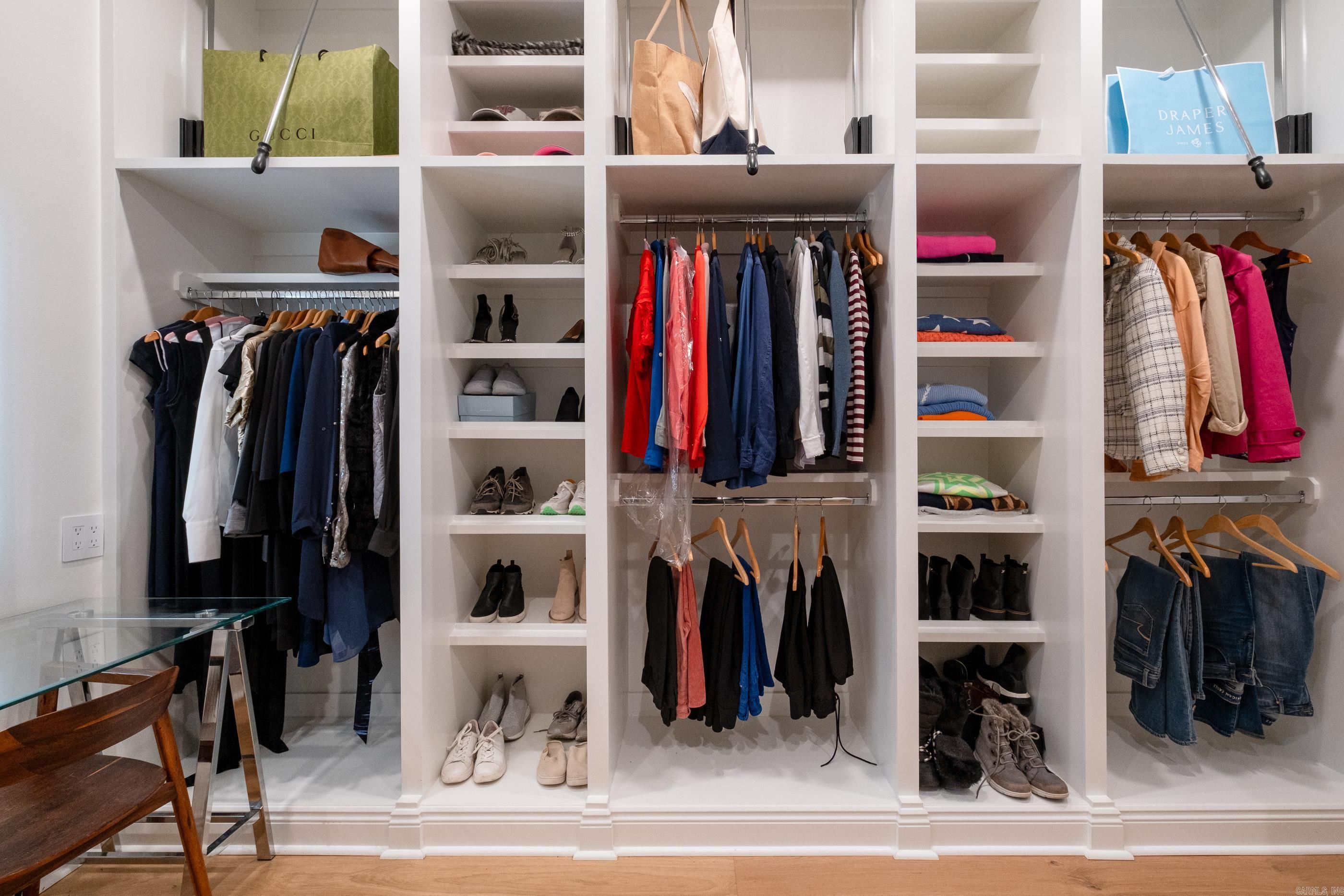 CHENAL VALLEY "FALSTONE COURT" - Residential