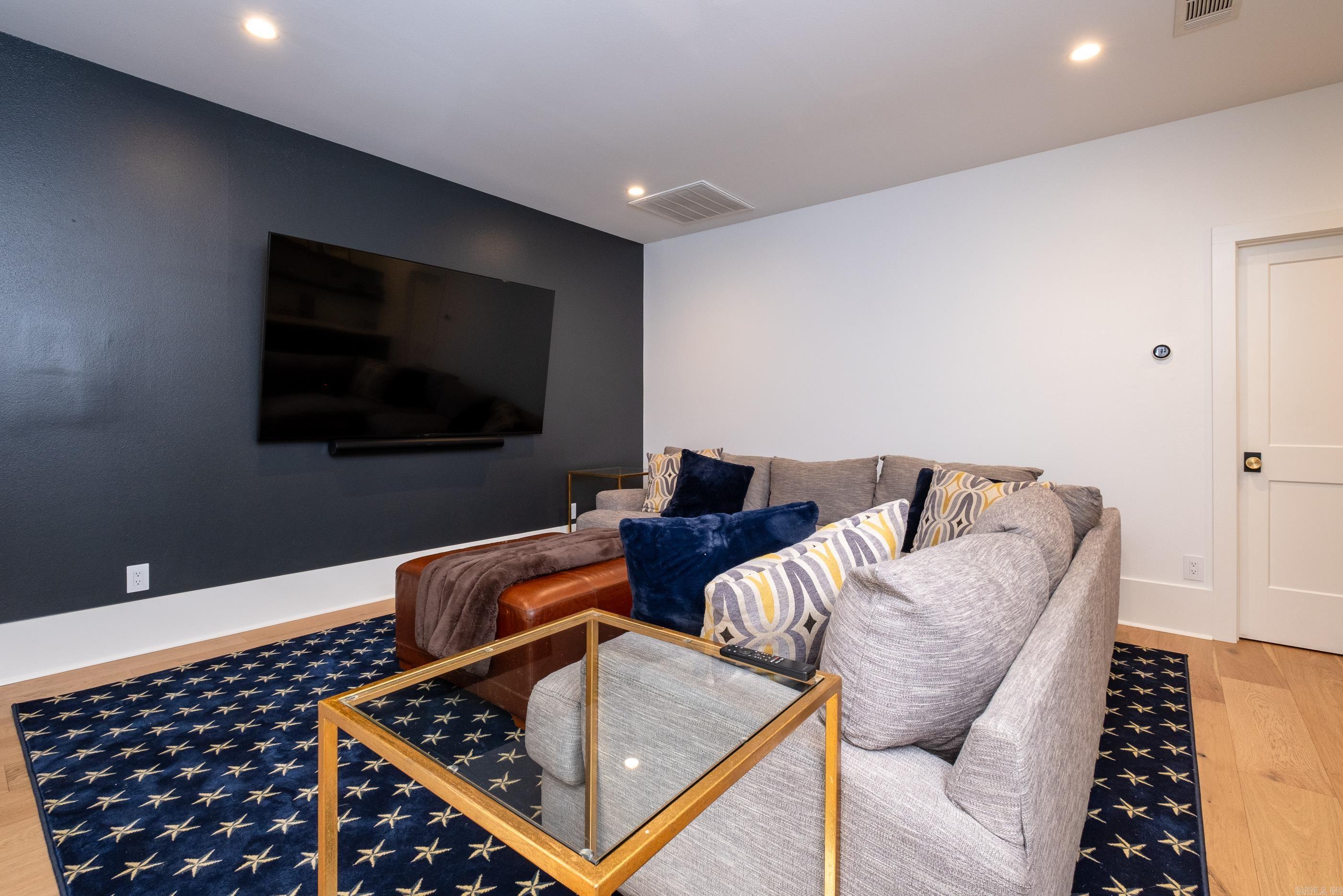 CHENAL VALLEY "FALSTONE COURT" - Residential