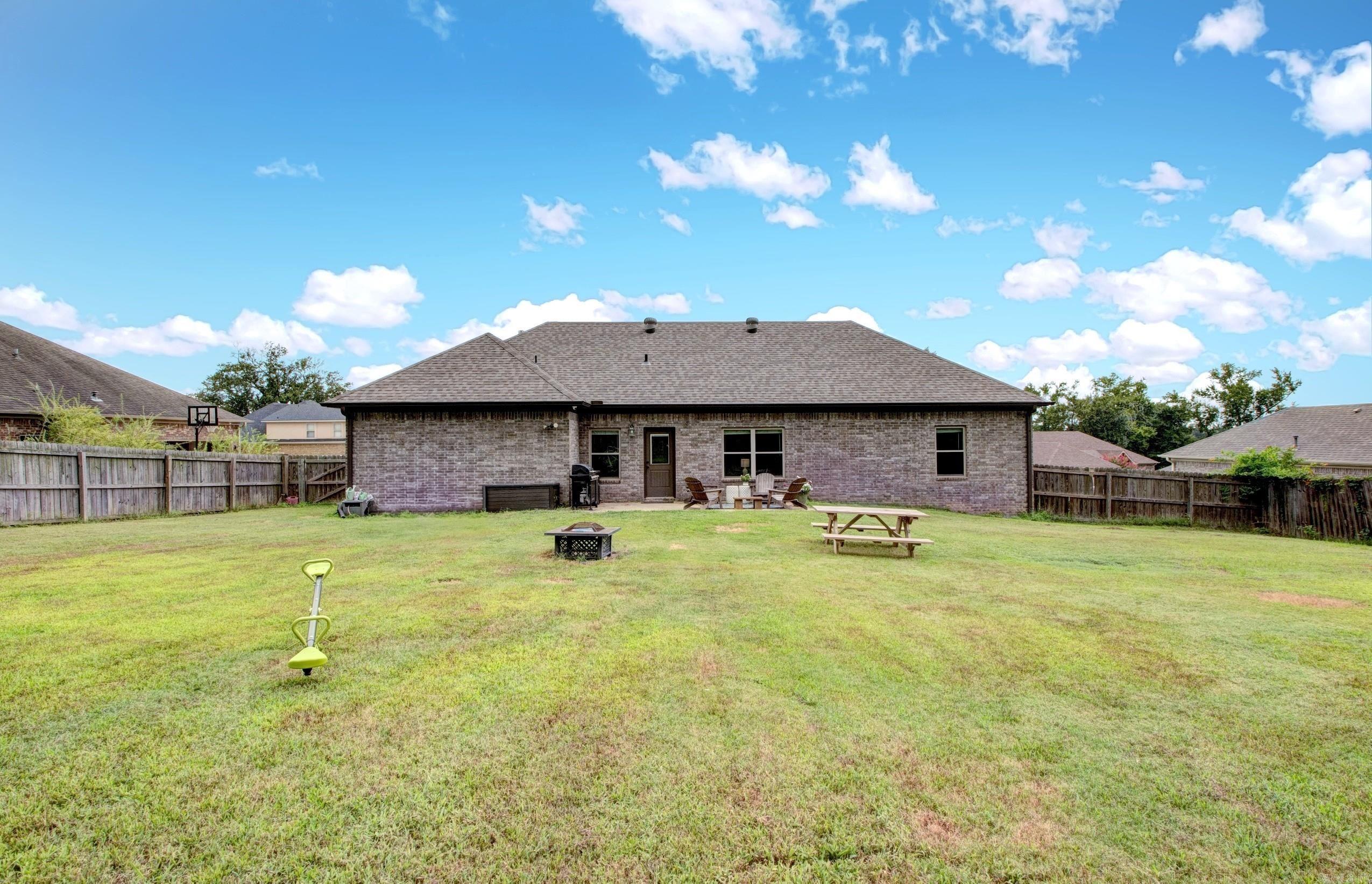 SHADOW CREEK - Residential