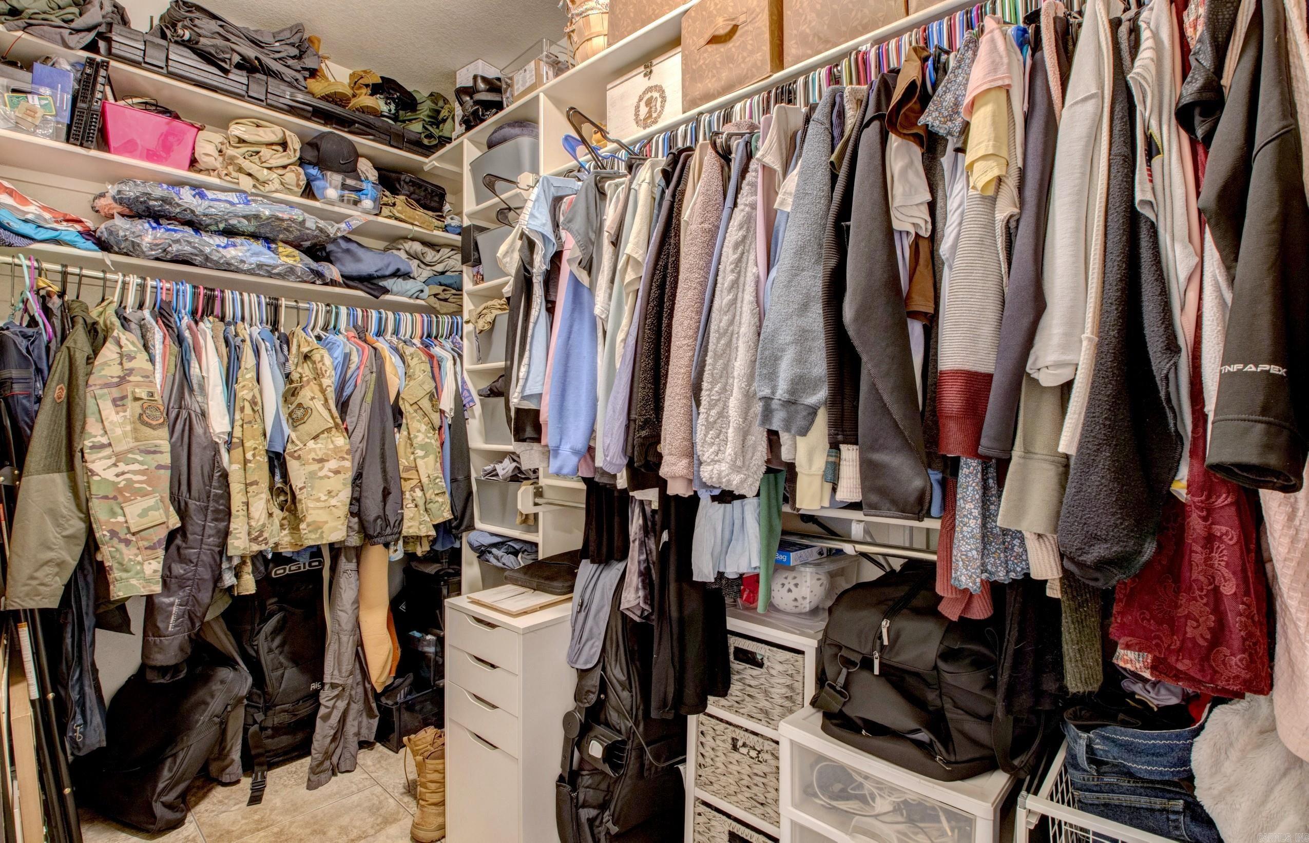 SHADOW CREEK - Residential