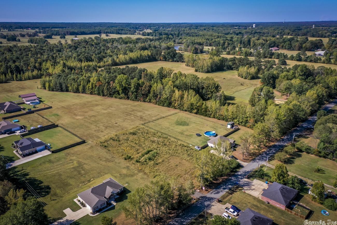 COCKLEBUR ACRES - Land