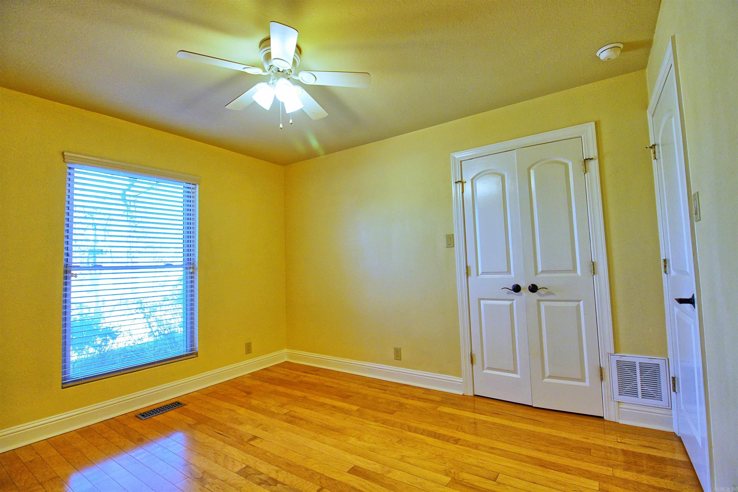 CLINTS LAKE SHORE - Residential