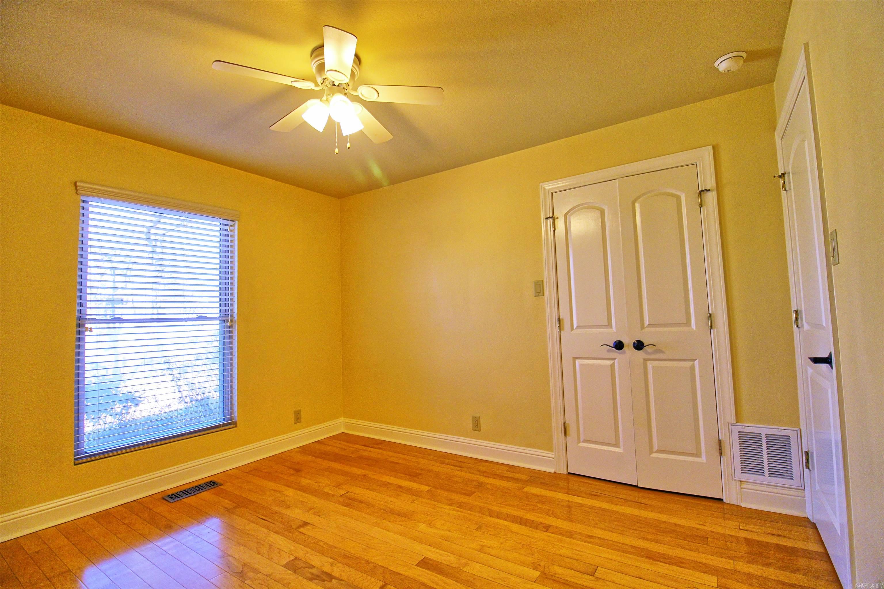 CLINTS LAKE SHORE - Residential