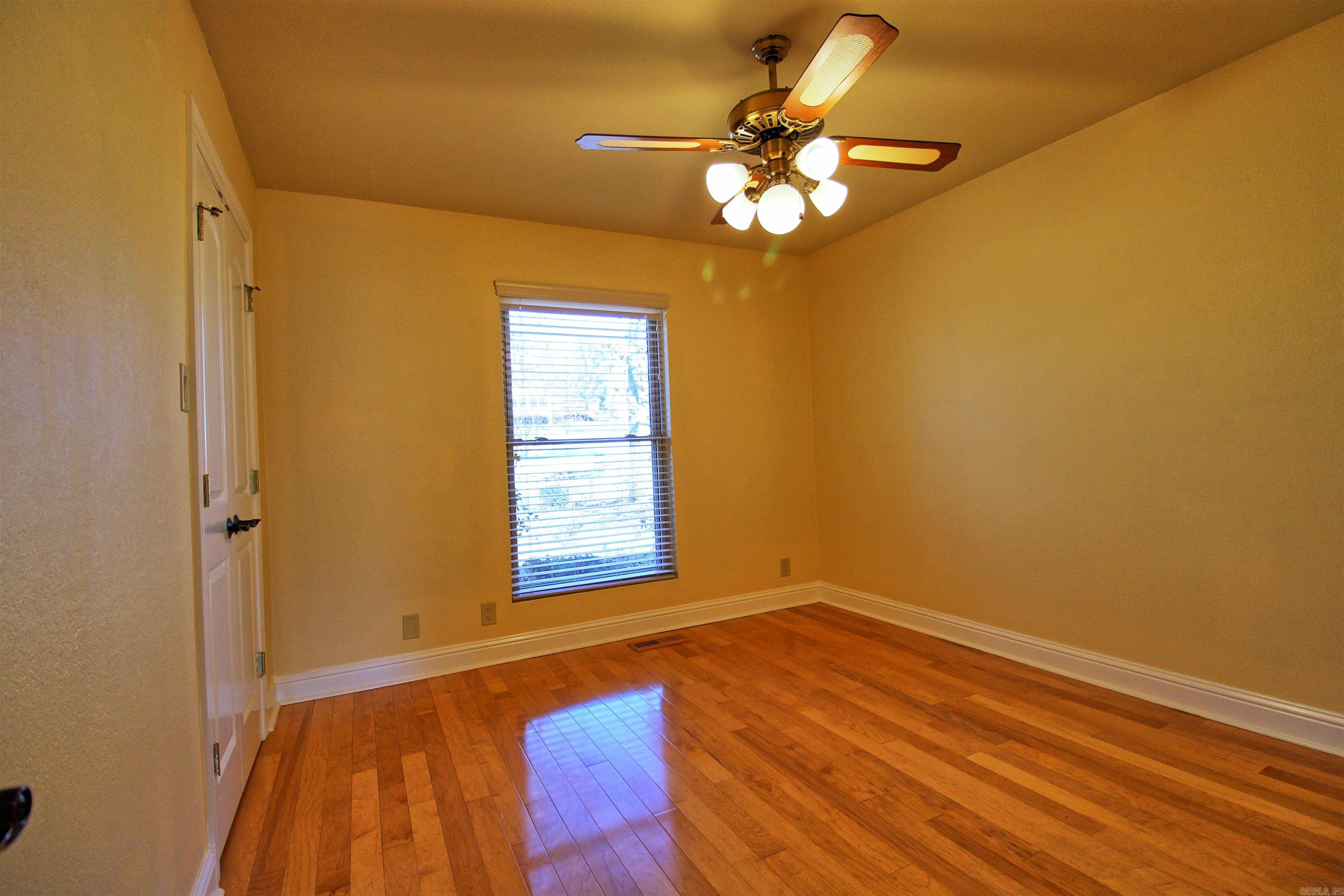 CLINTS LAKE SHORE - Residential