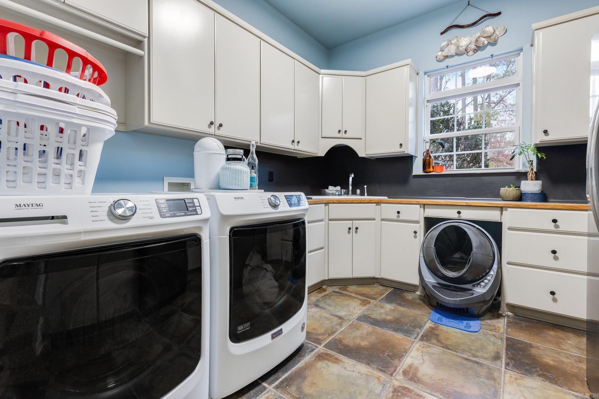 WINDSONG ESTATES - Residential