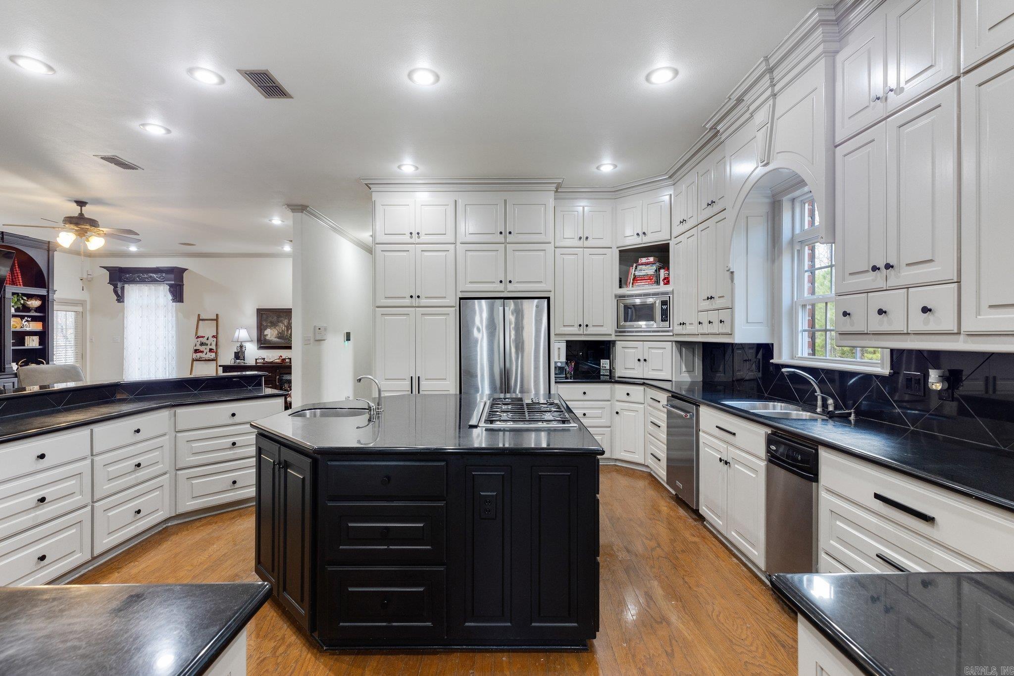 WINDSONG ESTATES - Residential