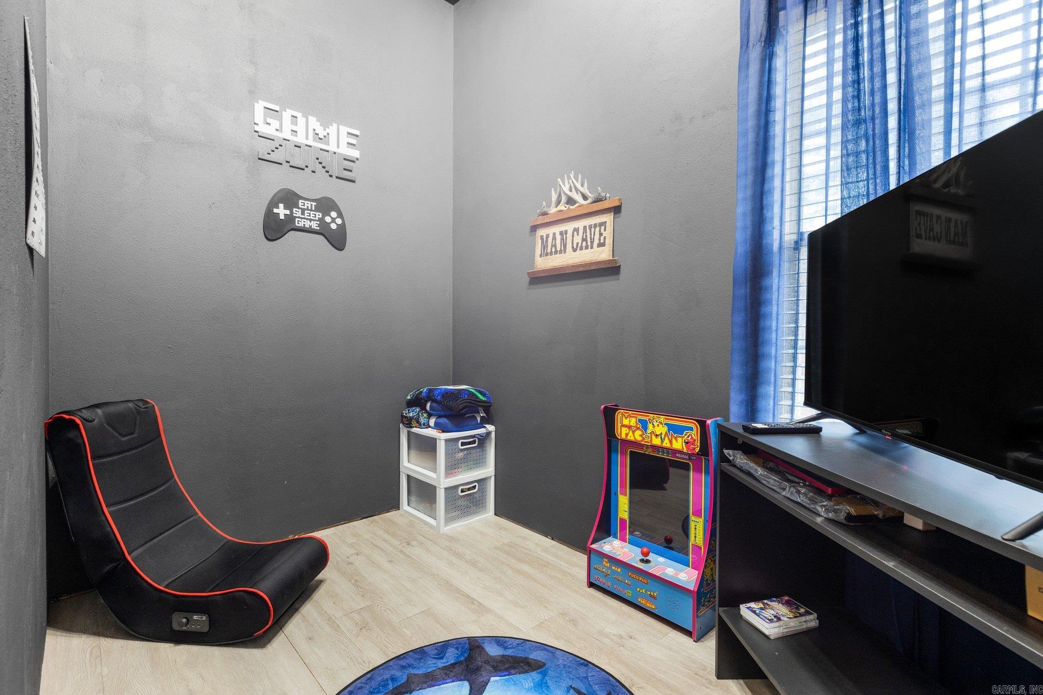 WINDSONG ESTATES - Residential