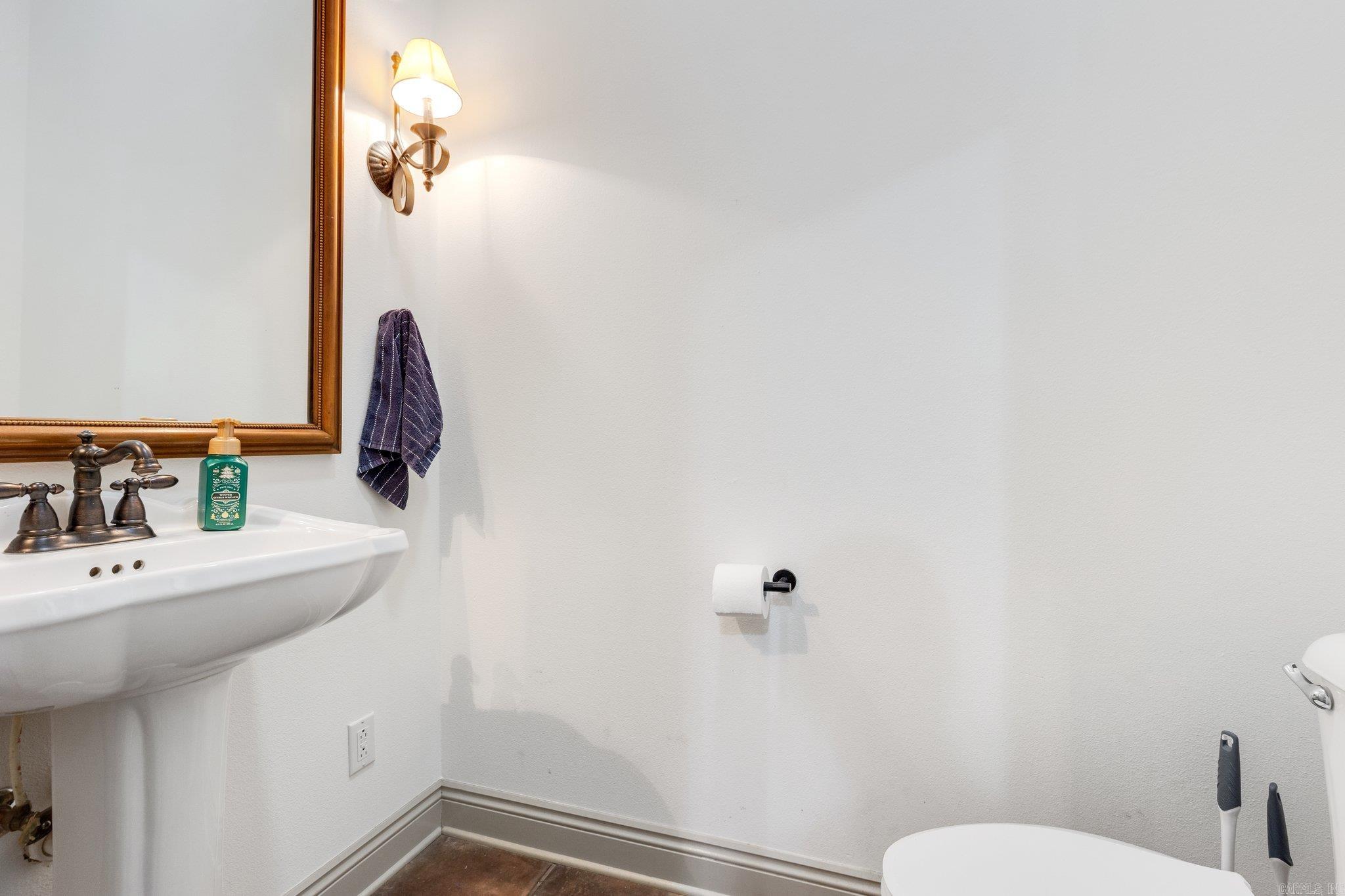 WINDSONG ESTATES - Residential