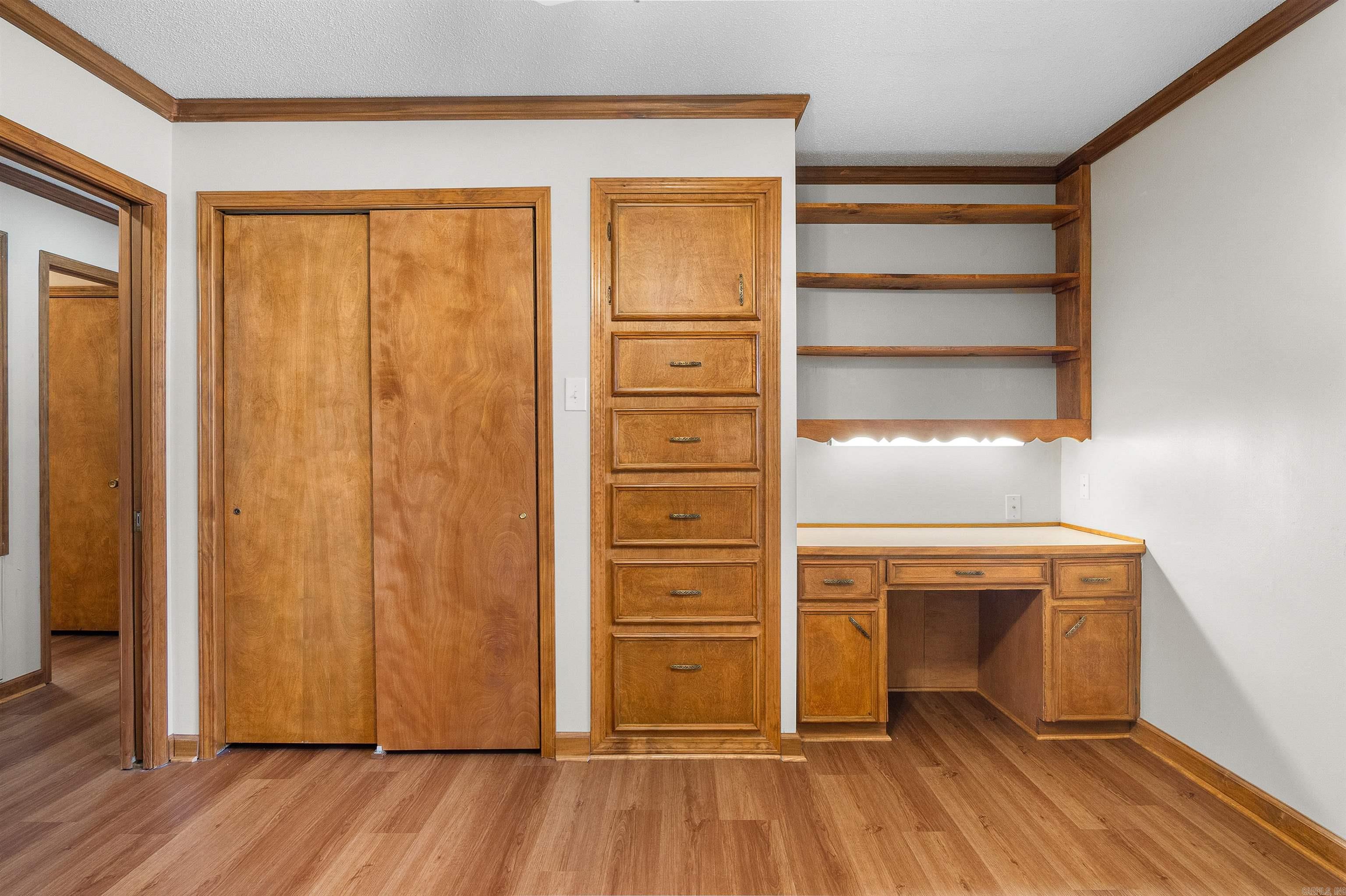 COUNTRY WOOD SUB UNIT - Residential