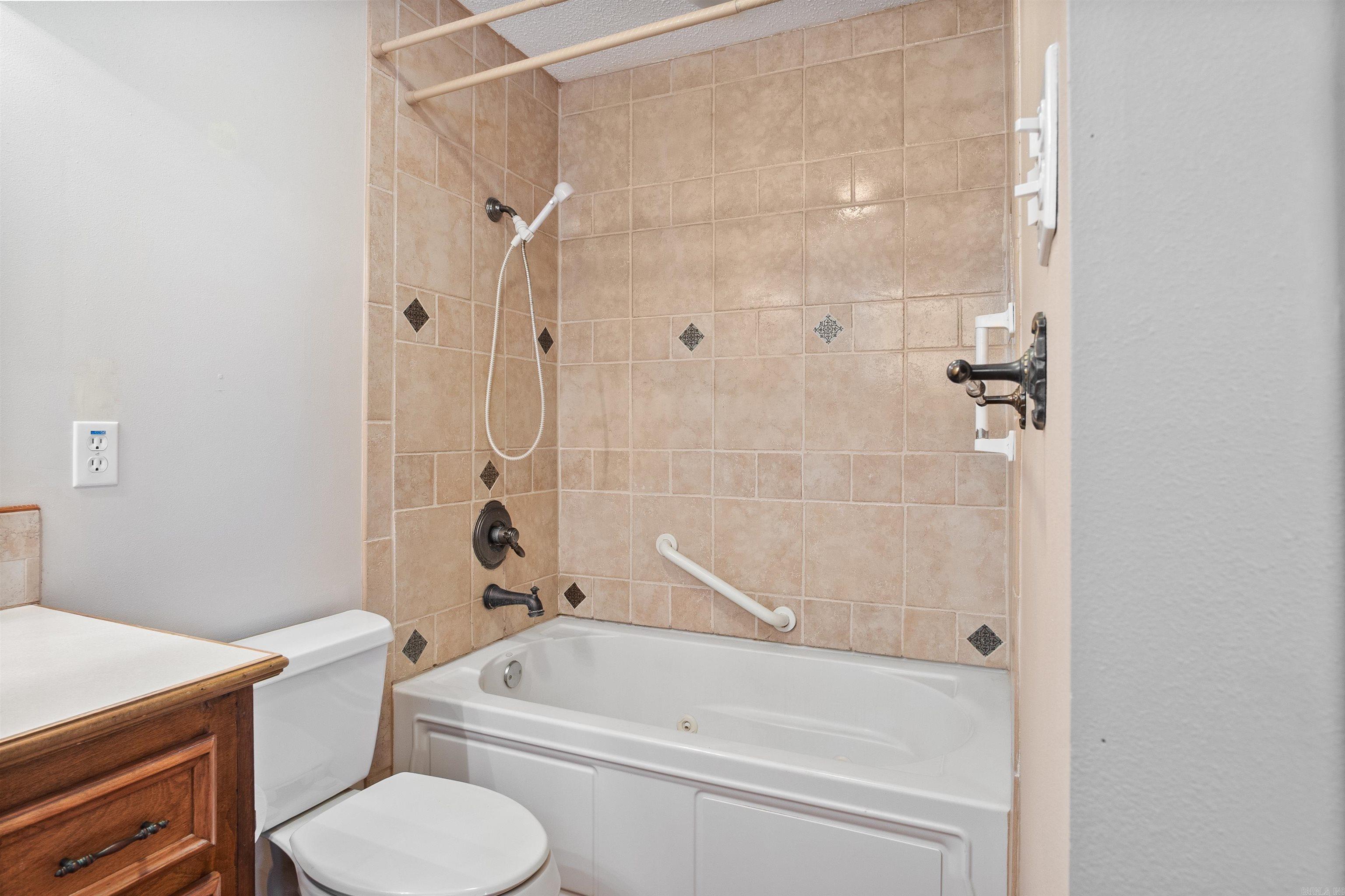 COUNTRY WOOD SUB UNIT - Residential