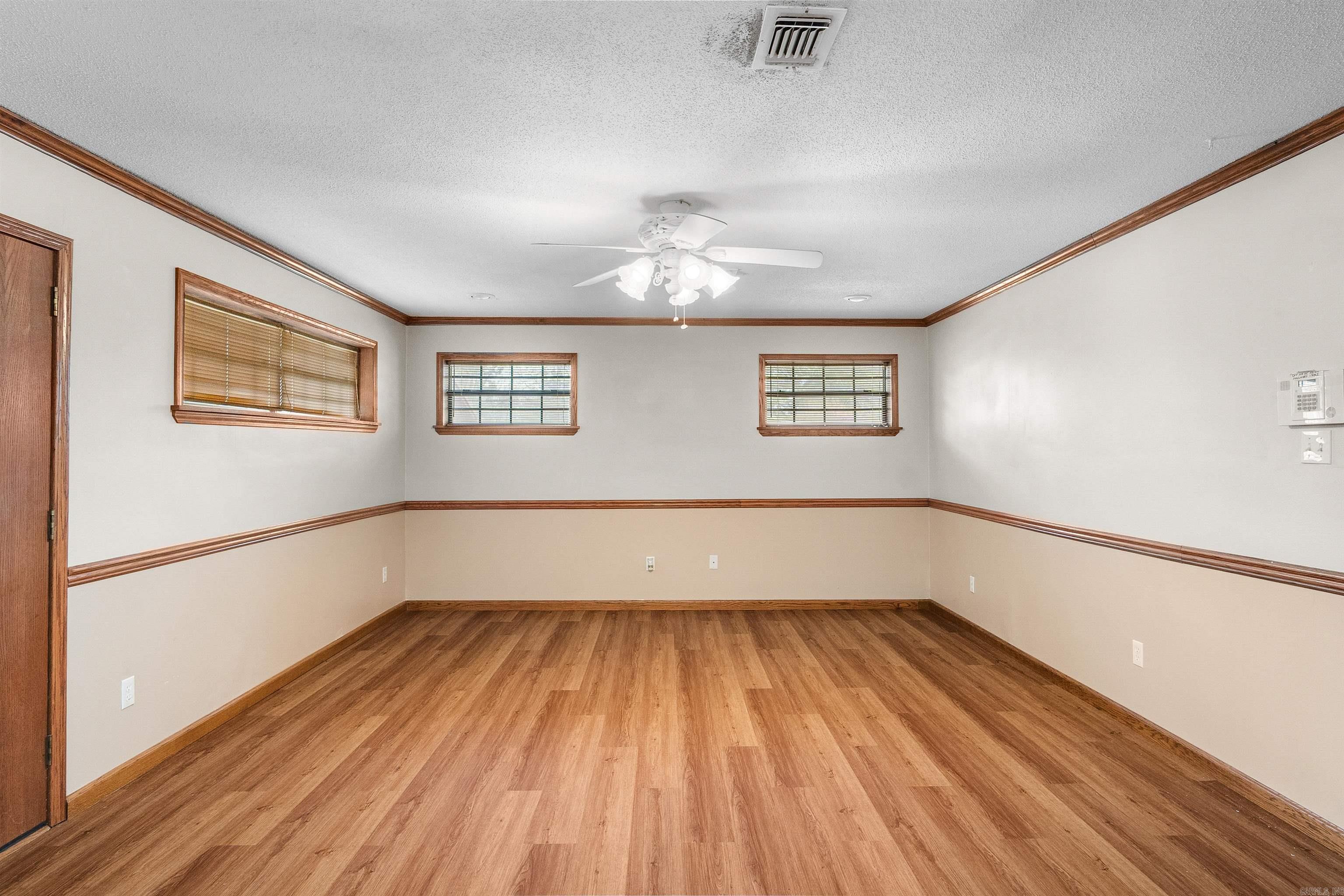 COUNTRY WOOD SUB UNIT - Residential