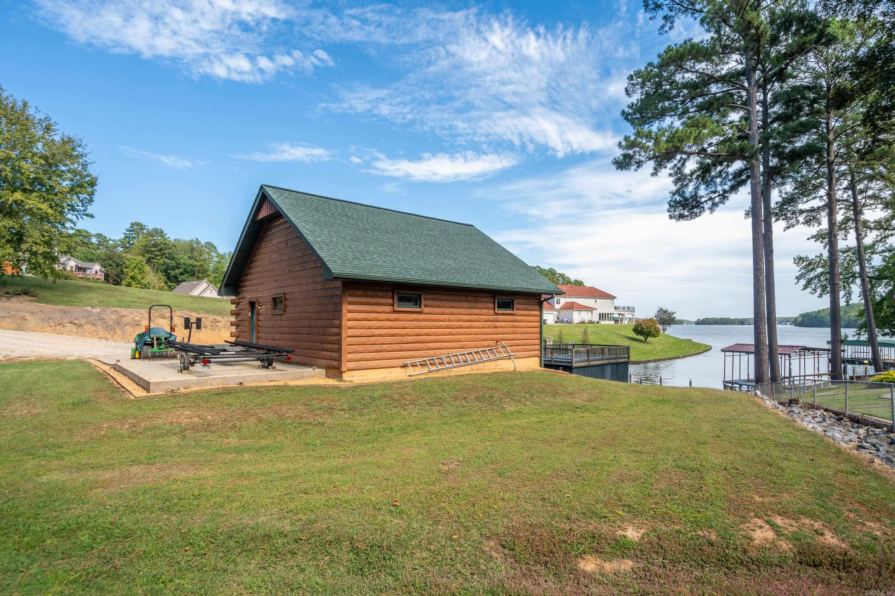 Thomas - Residential