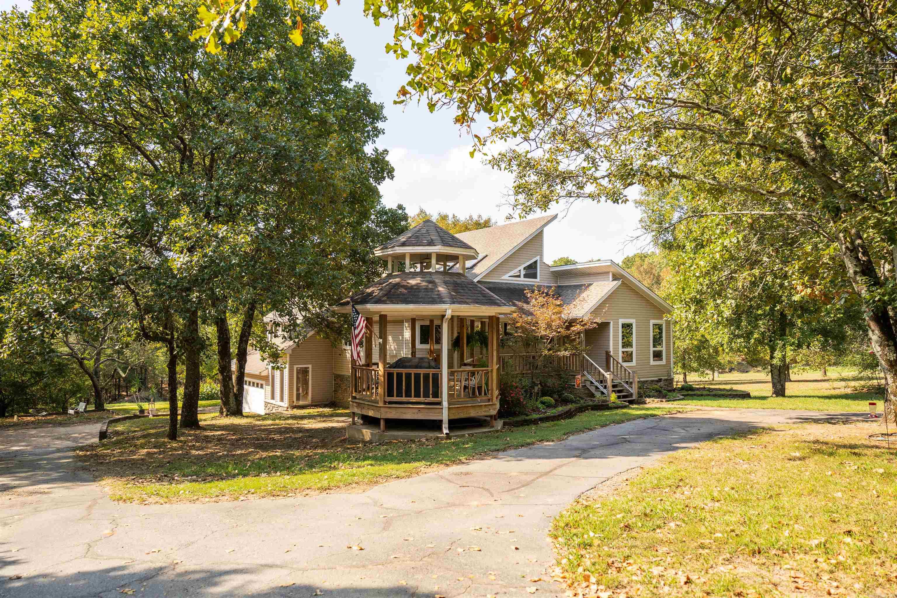 NORTH HILLS ESTATES - Residential