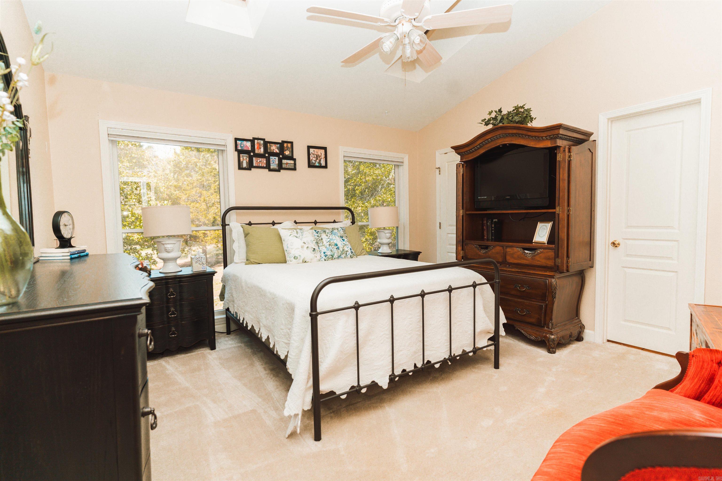 NORTH HILLS ESTATES - Residential