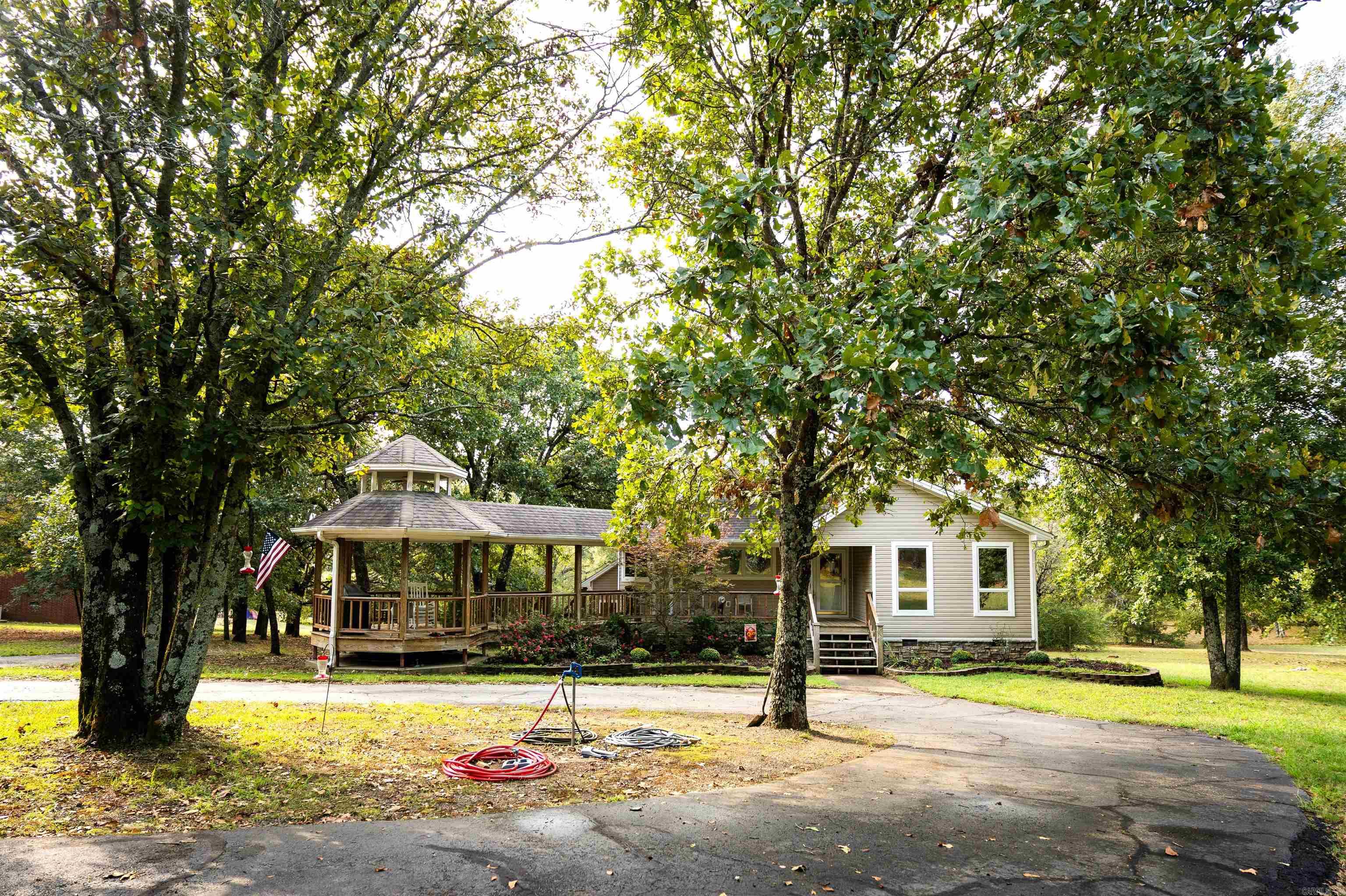 NORTH HILLS ESTATES - Residential