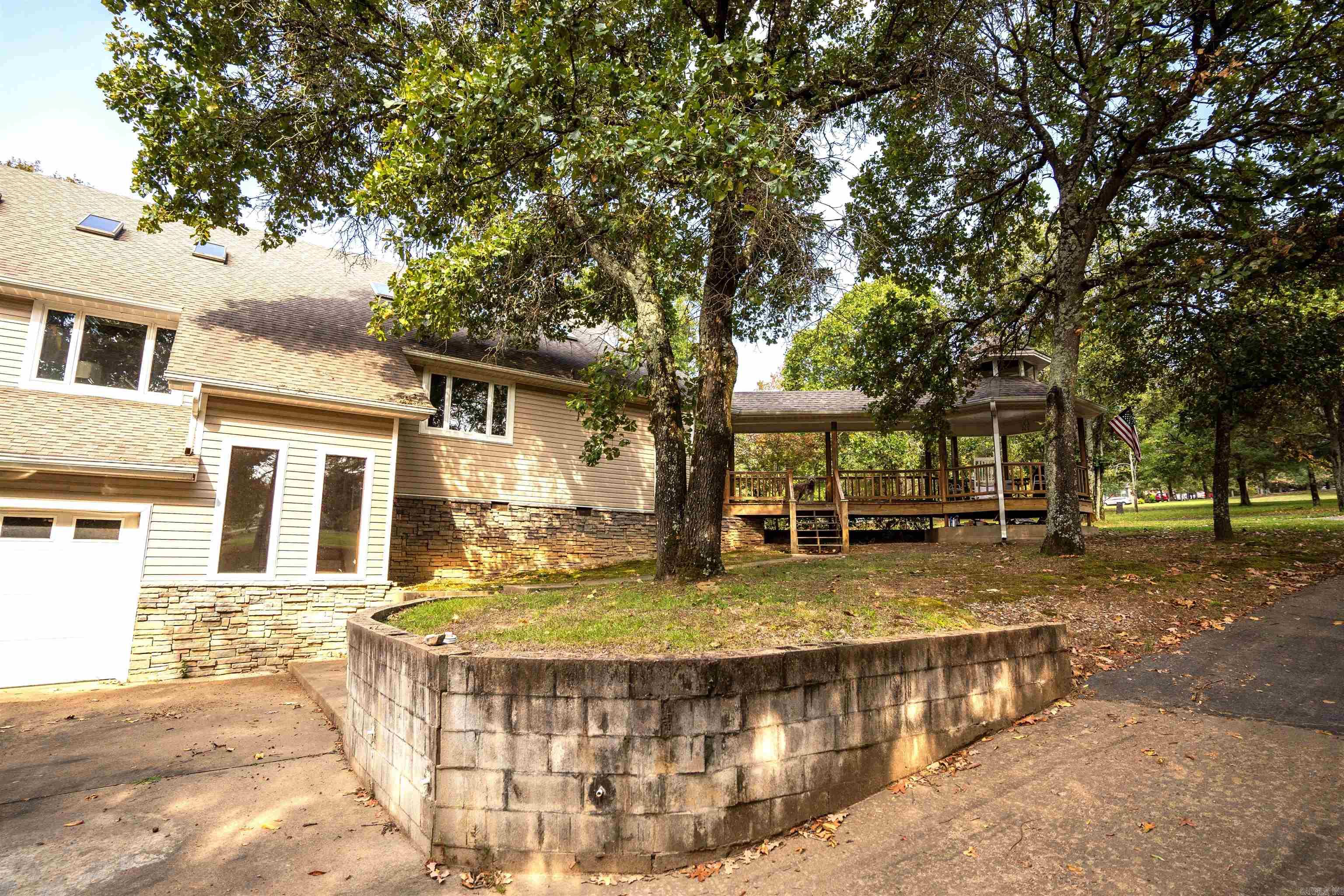 NORTH HILLS ESTATES - Residential