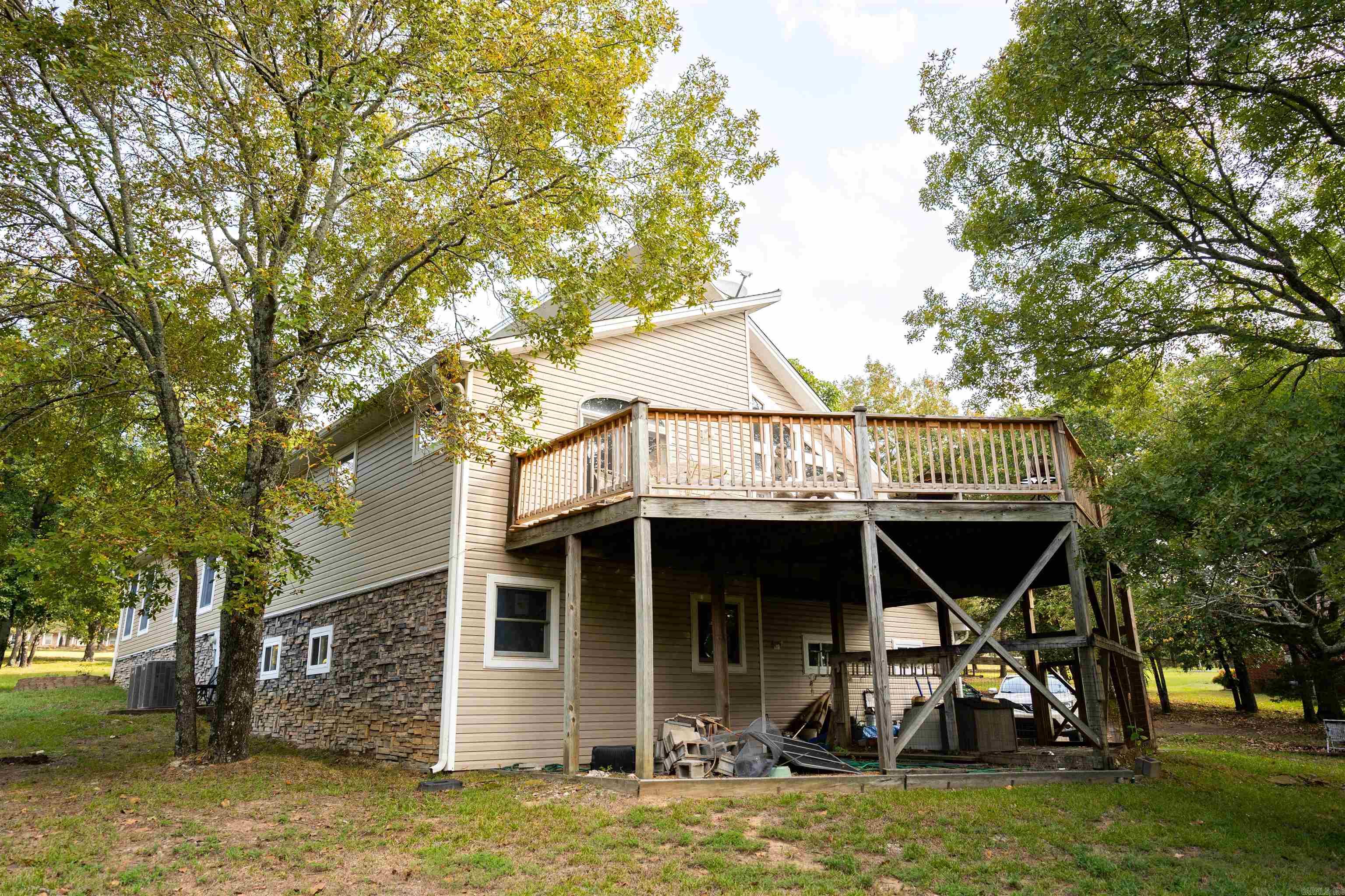 NORTH HILLS ESTATES - Residential