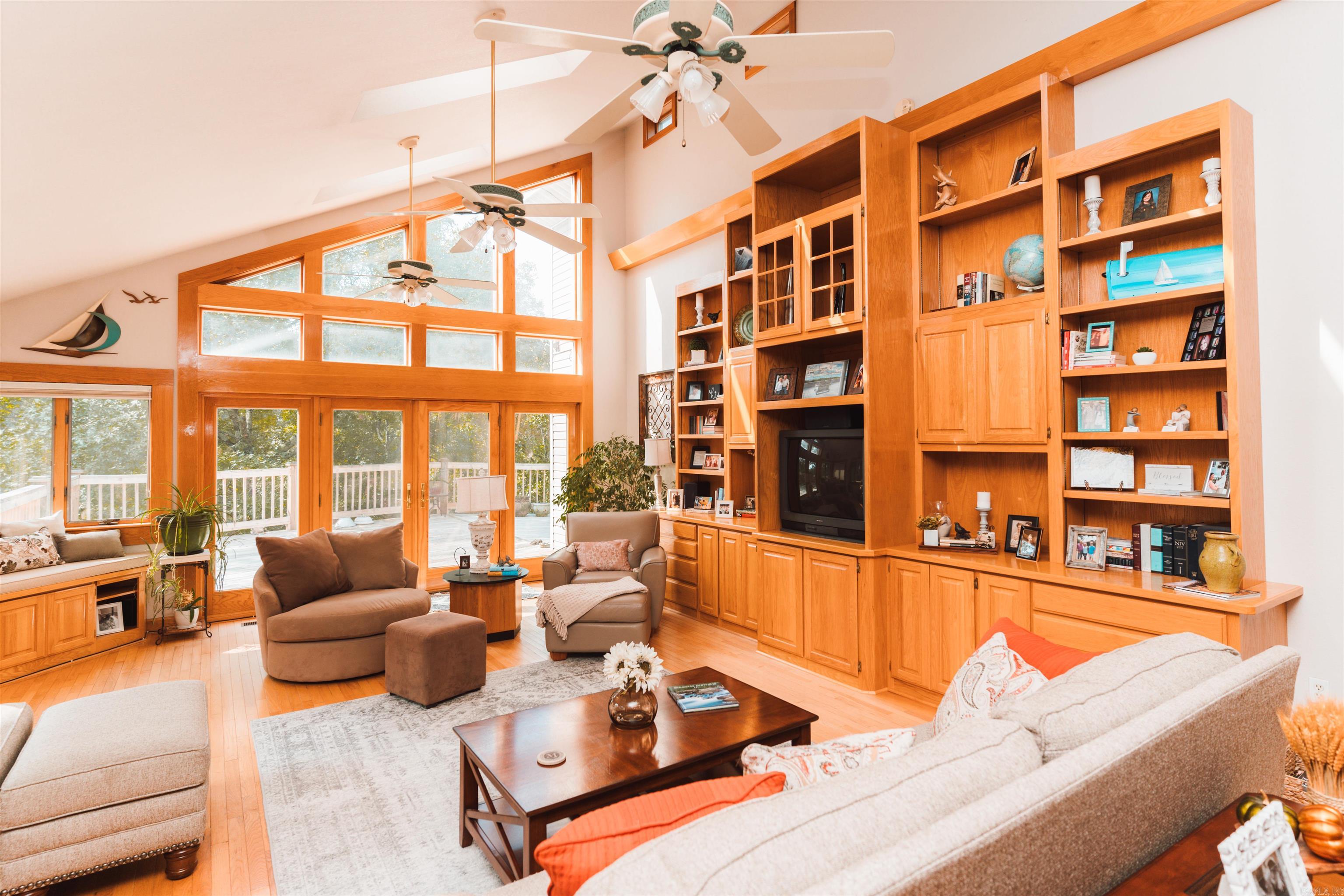 NORTH HILLS ESTATES - Residential