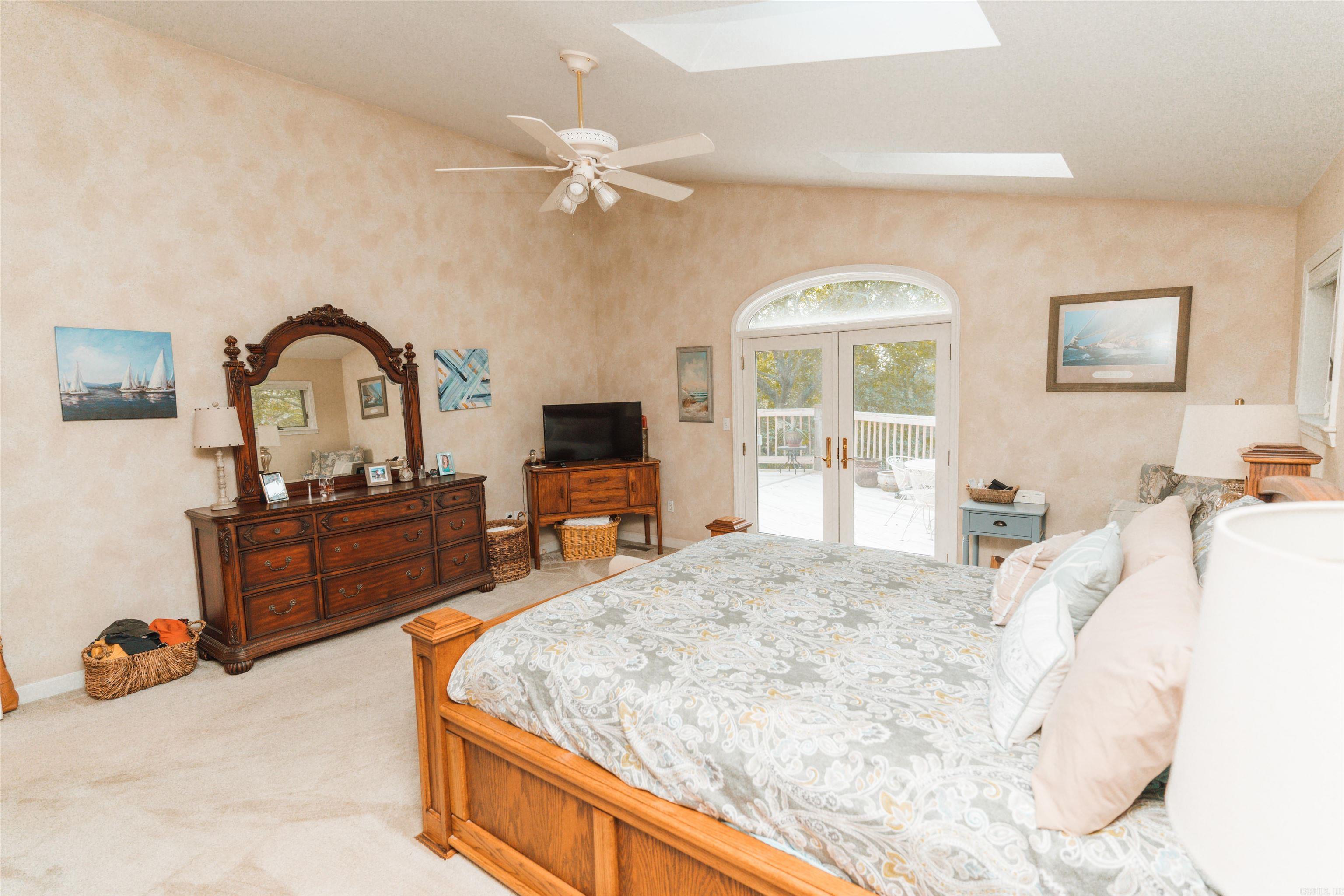 NORTH HILLS ESTATES - Residential