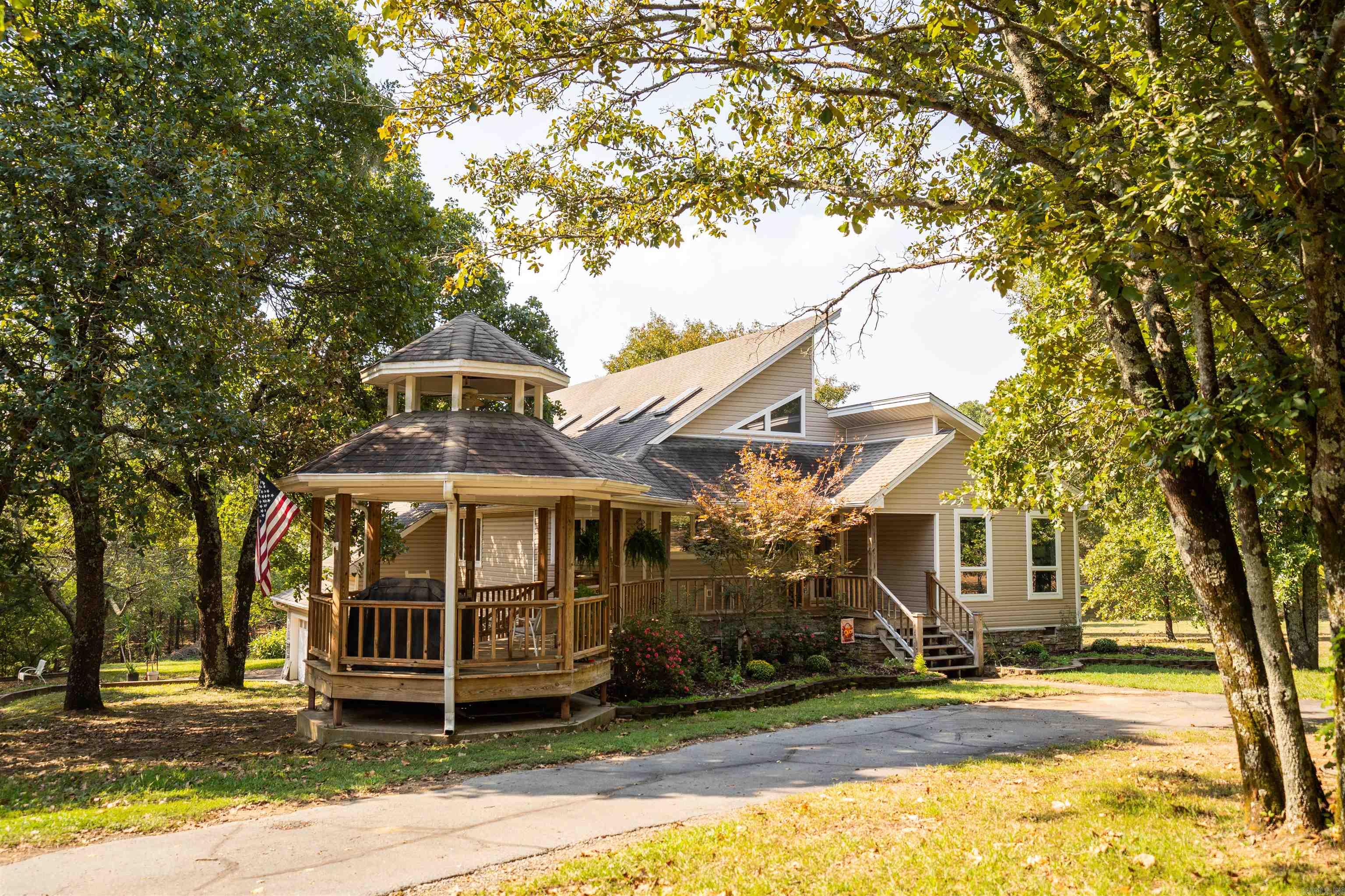 NORTH HILLS ESTATES - Residential