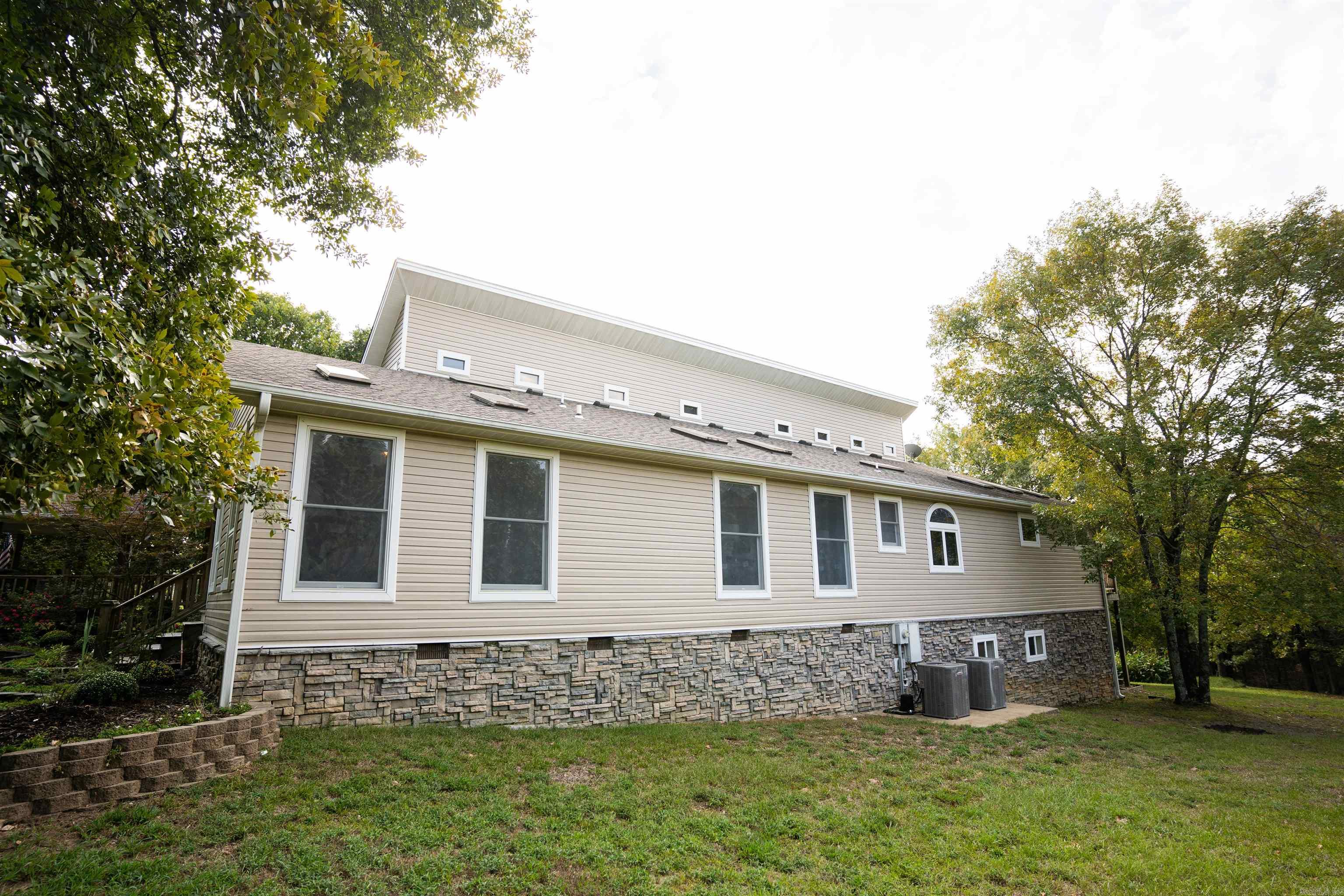 NORTH HILLS ESTATES - Residential