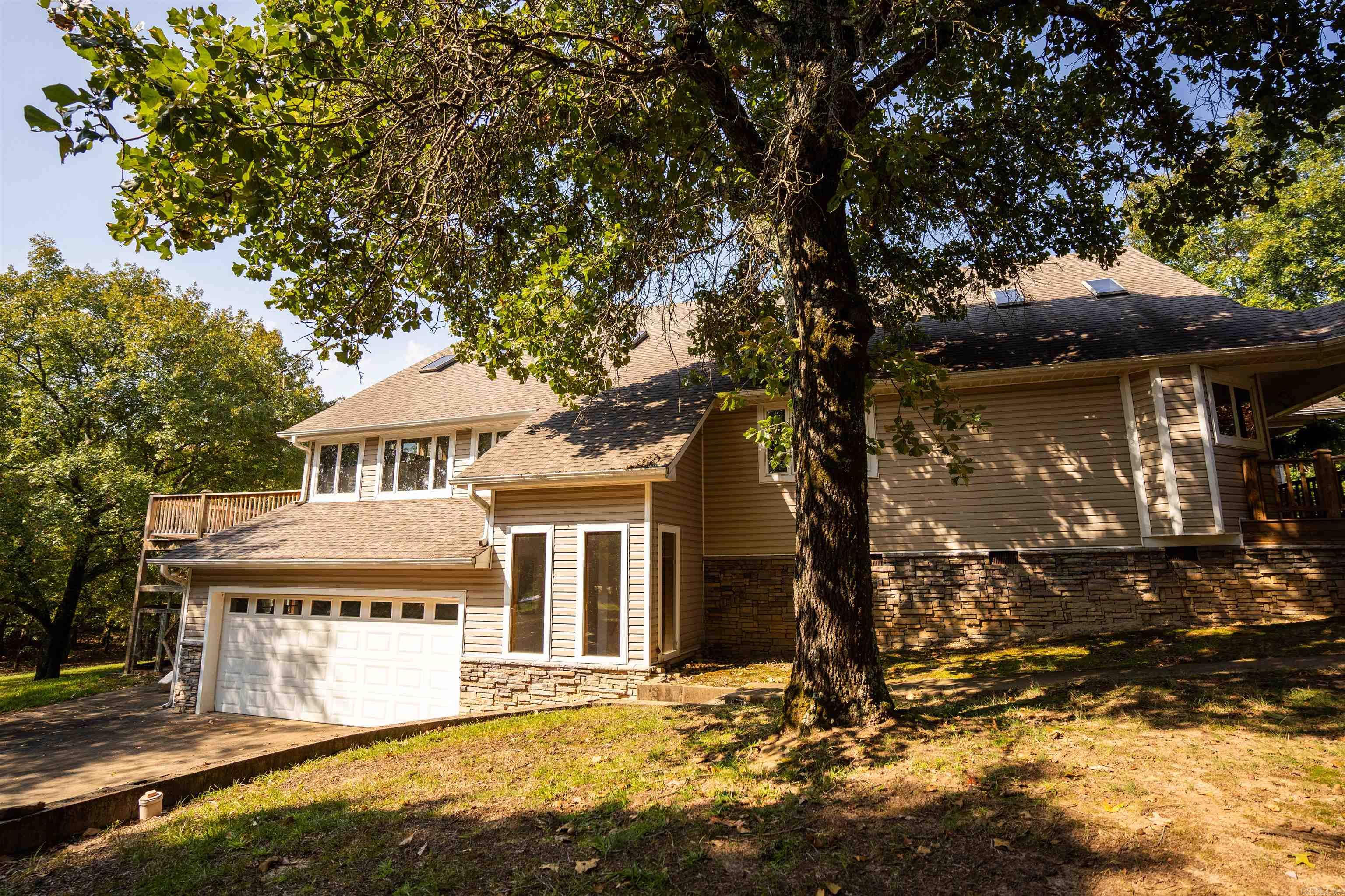 NORTH HILLS ESTATES - Residential